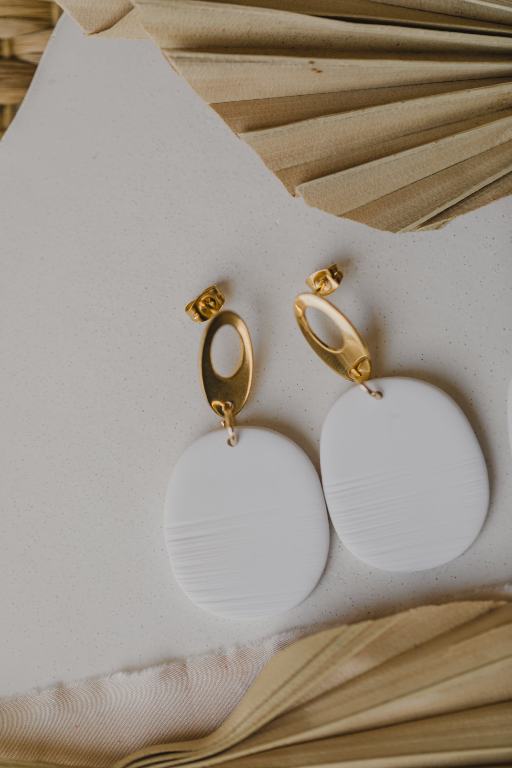 MARJA - small drop earrings gold
