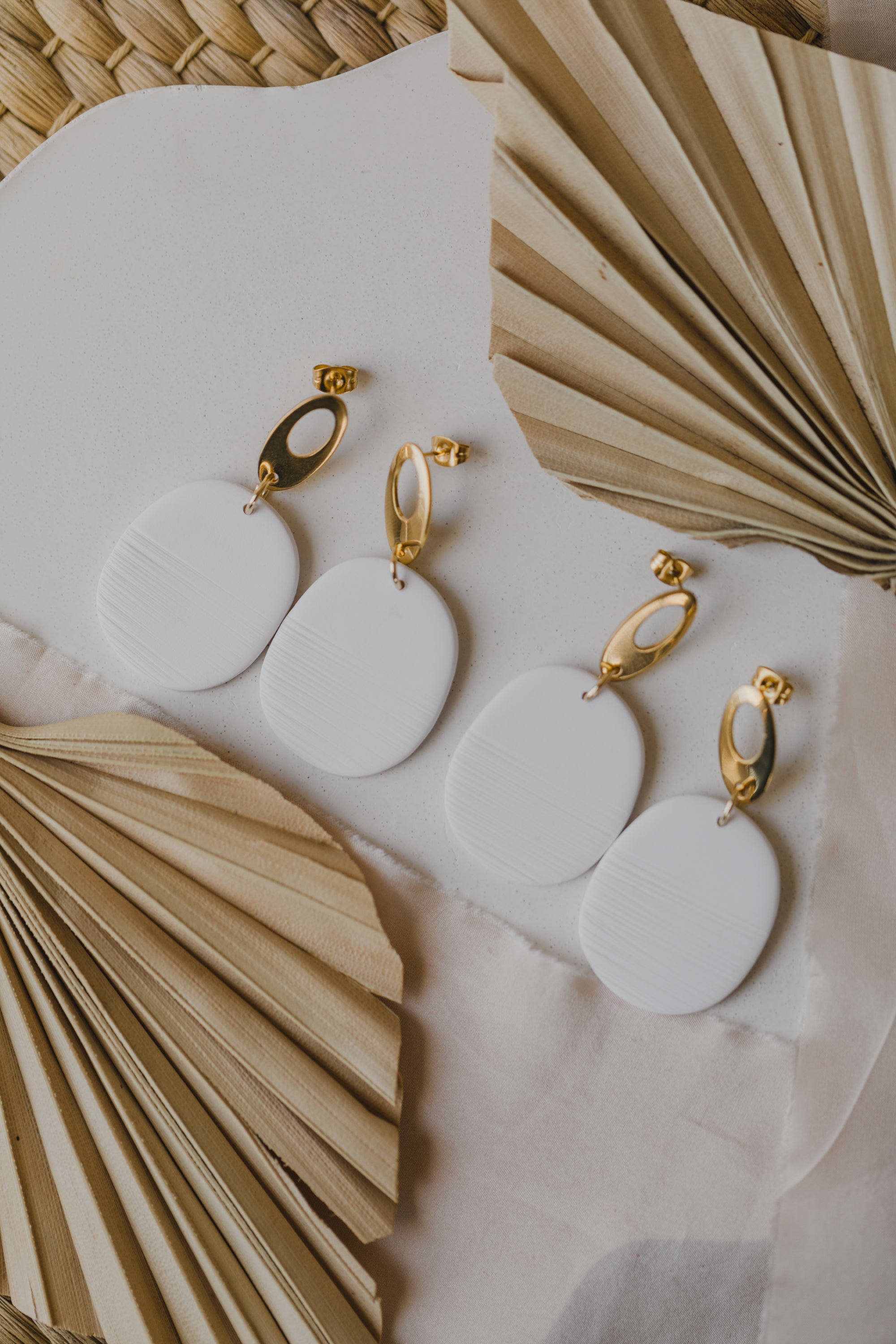 MARJA - small drop earrings gold