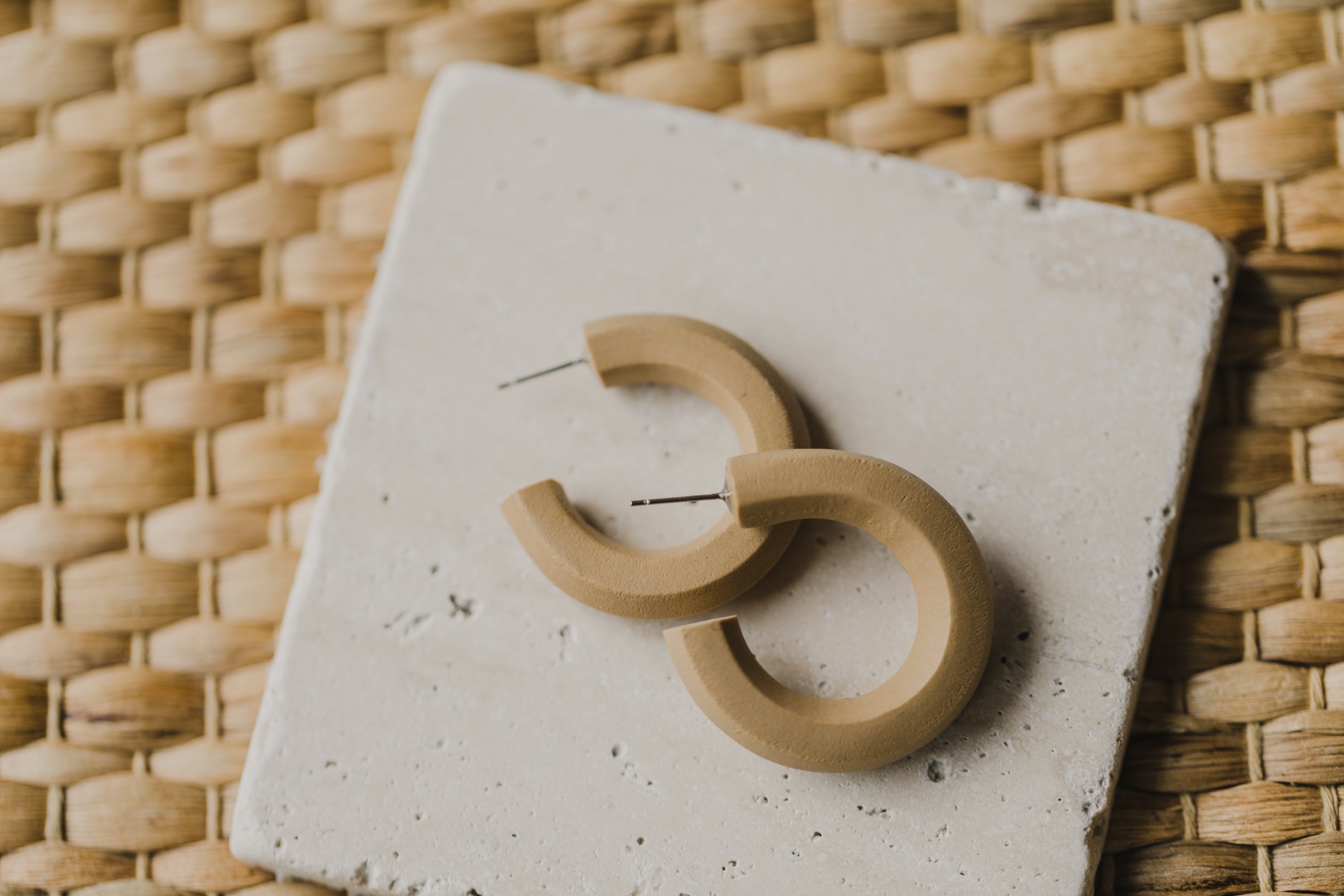 NOVA - braune Polymer Ton Creolen