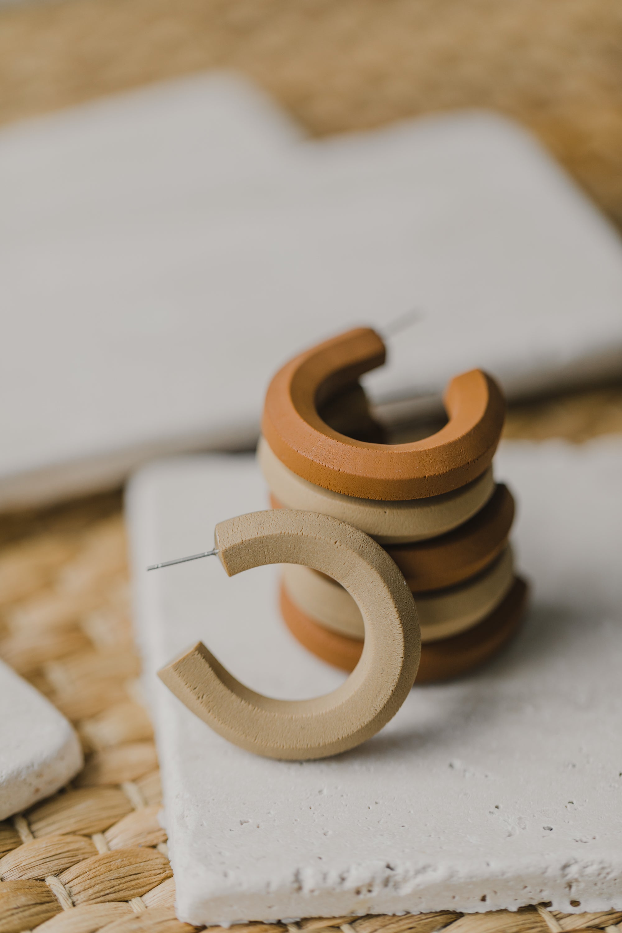 NOVA - braune Polymer Ton Creolen