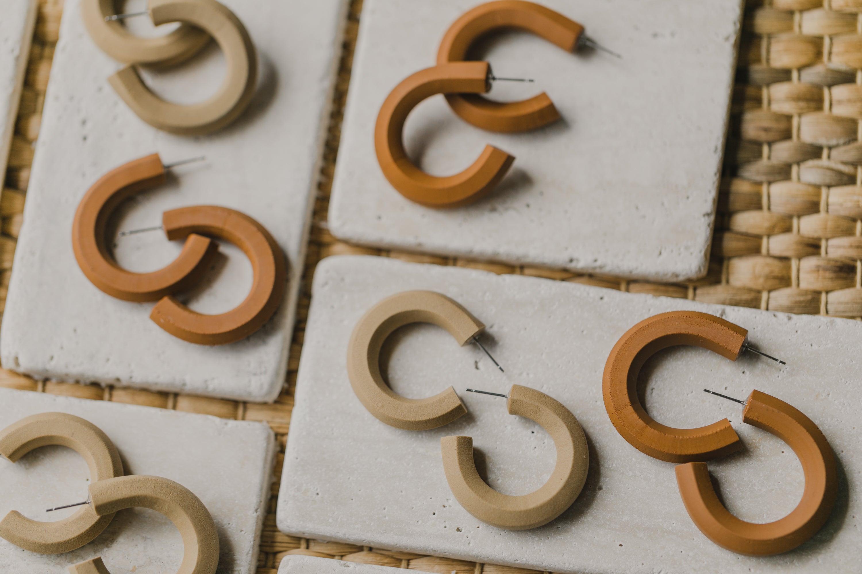 NOVA - braune Polymer Ton Creolen