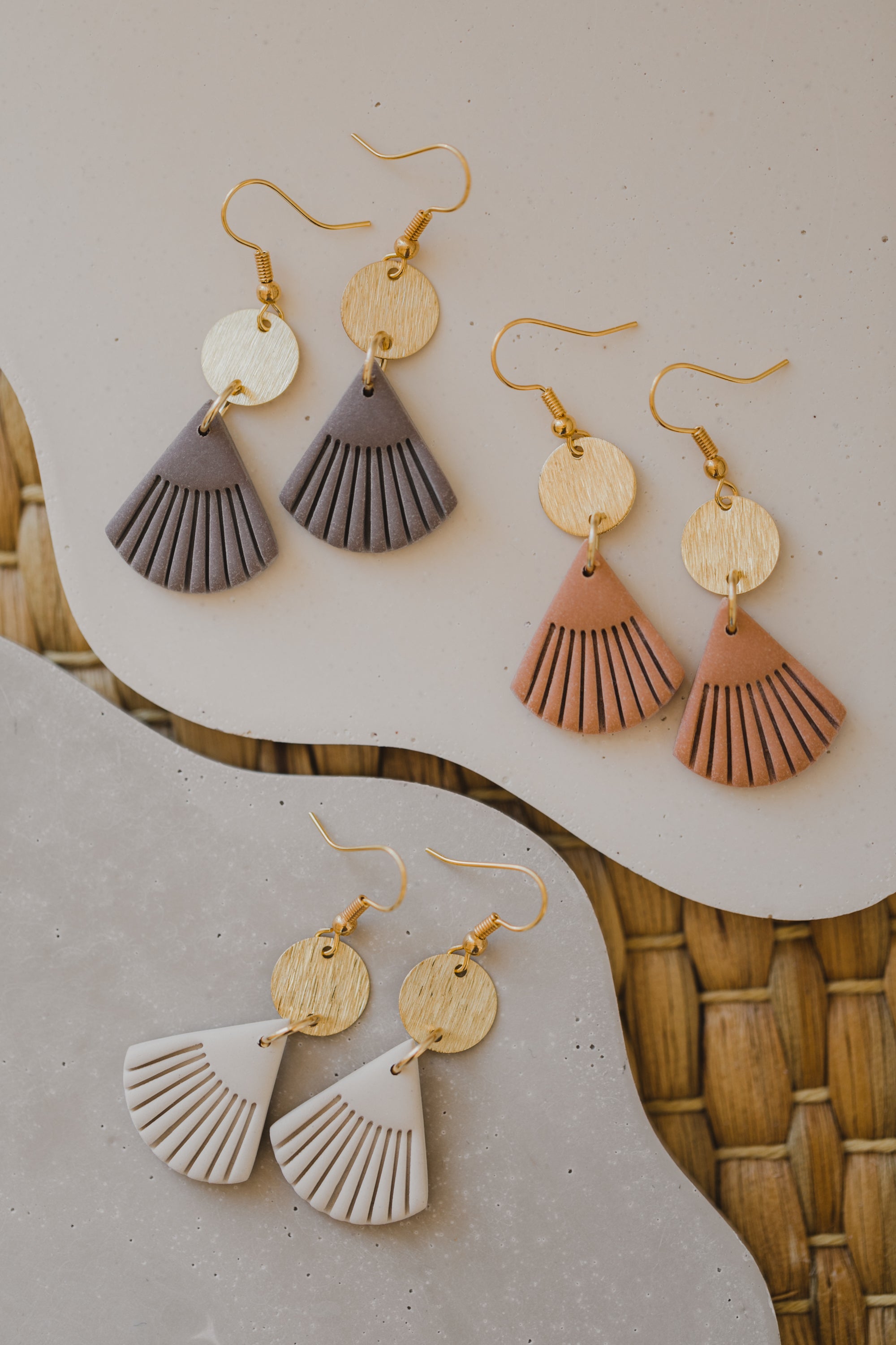 MARJA - small drop earrings gold