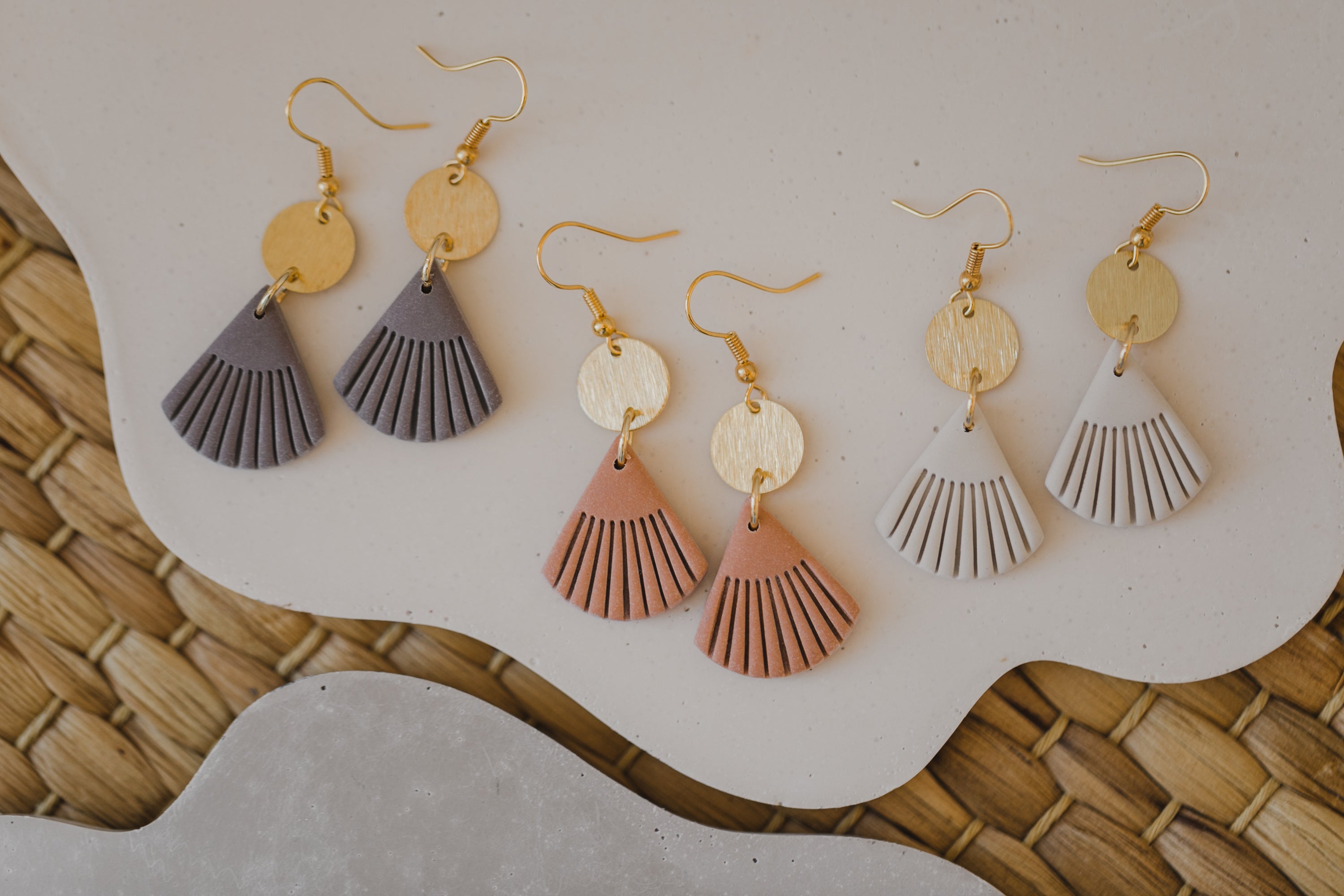 MARJA - small drop earrings gold