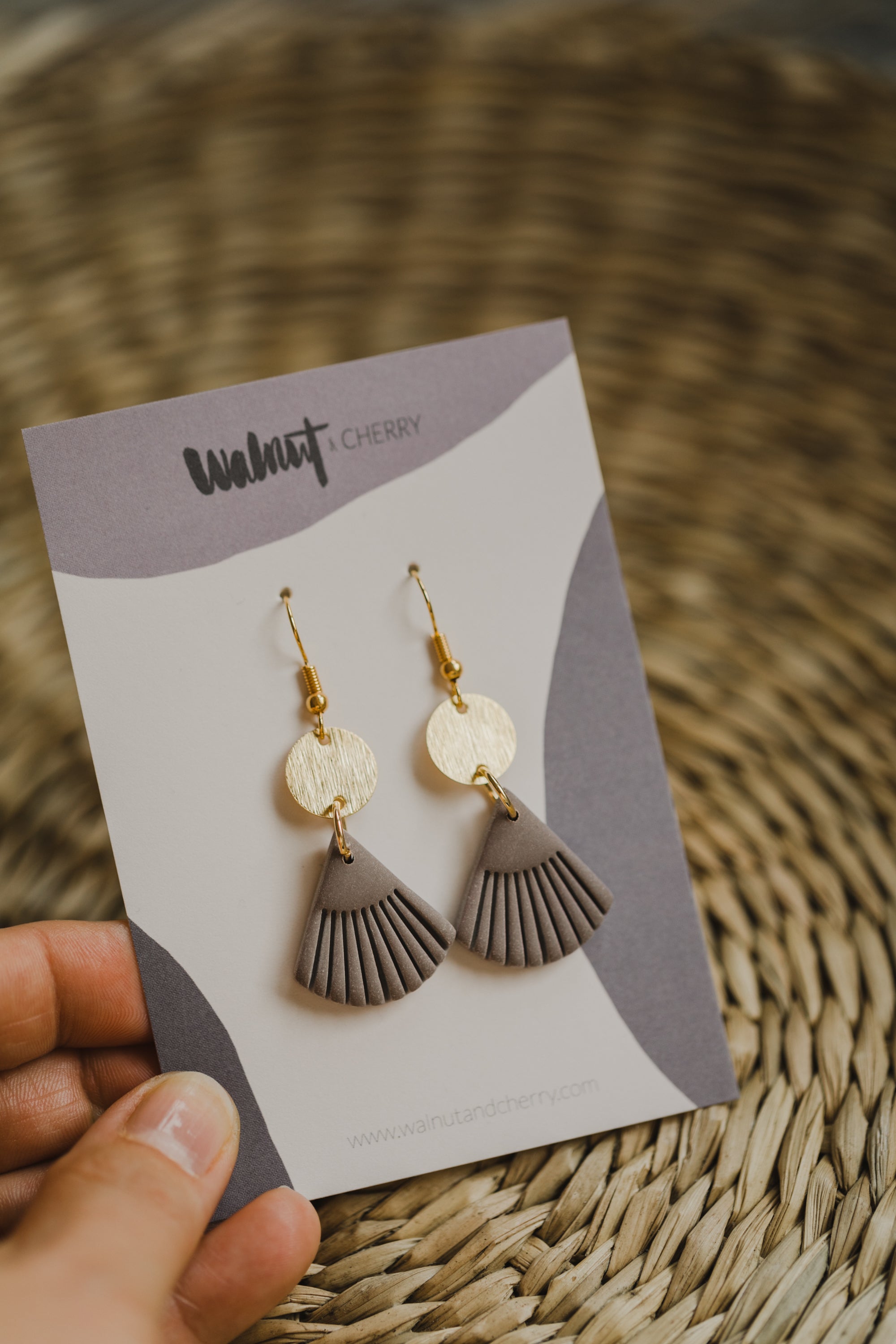 MARJA - small drop earrings gold