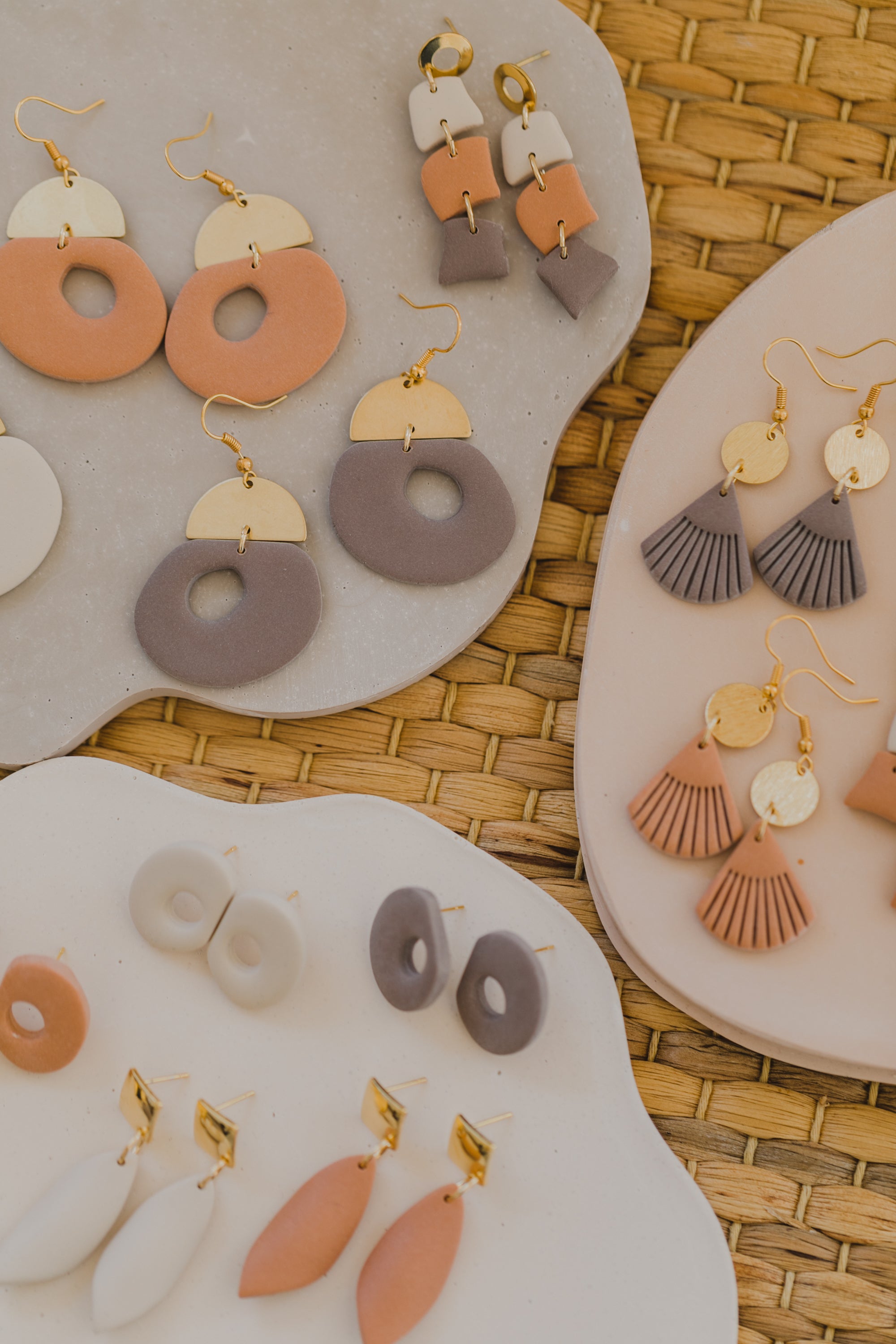 MARJA - small drop earrings gold