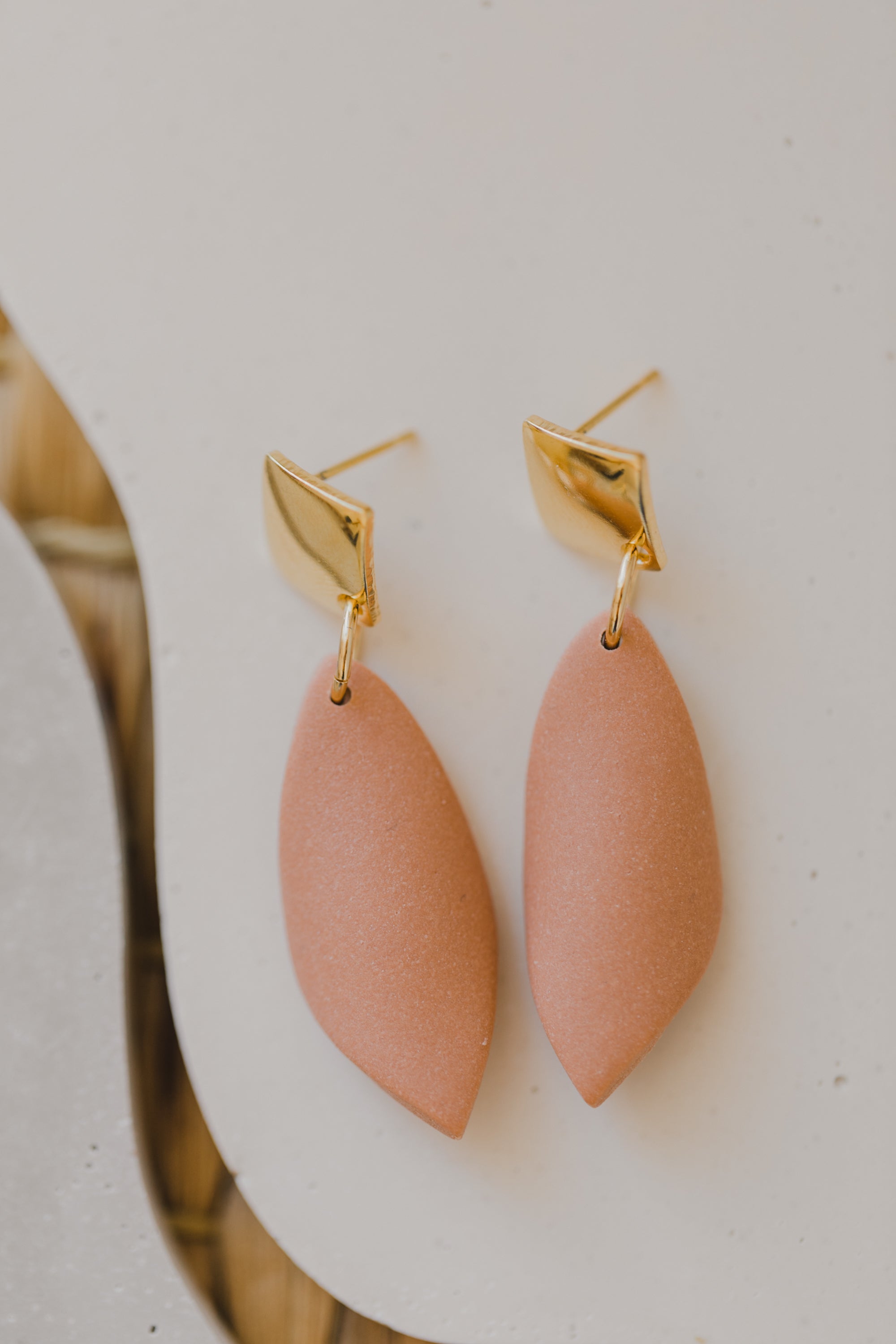 MARJA - small drop earrings gold
