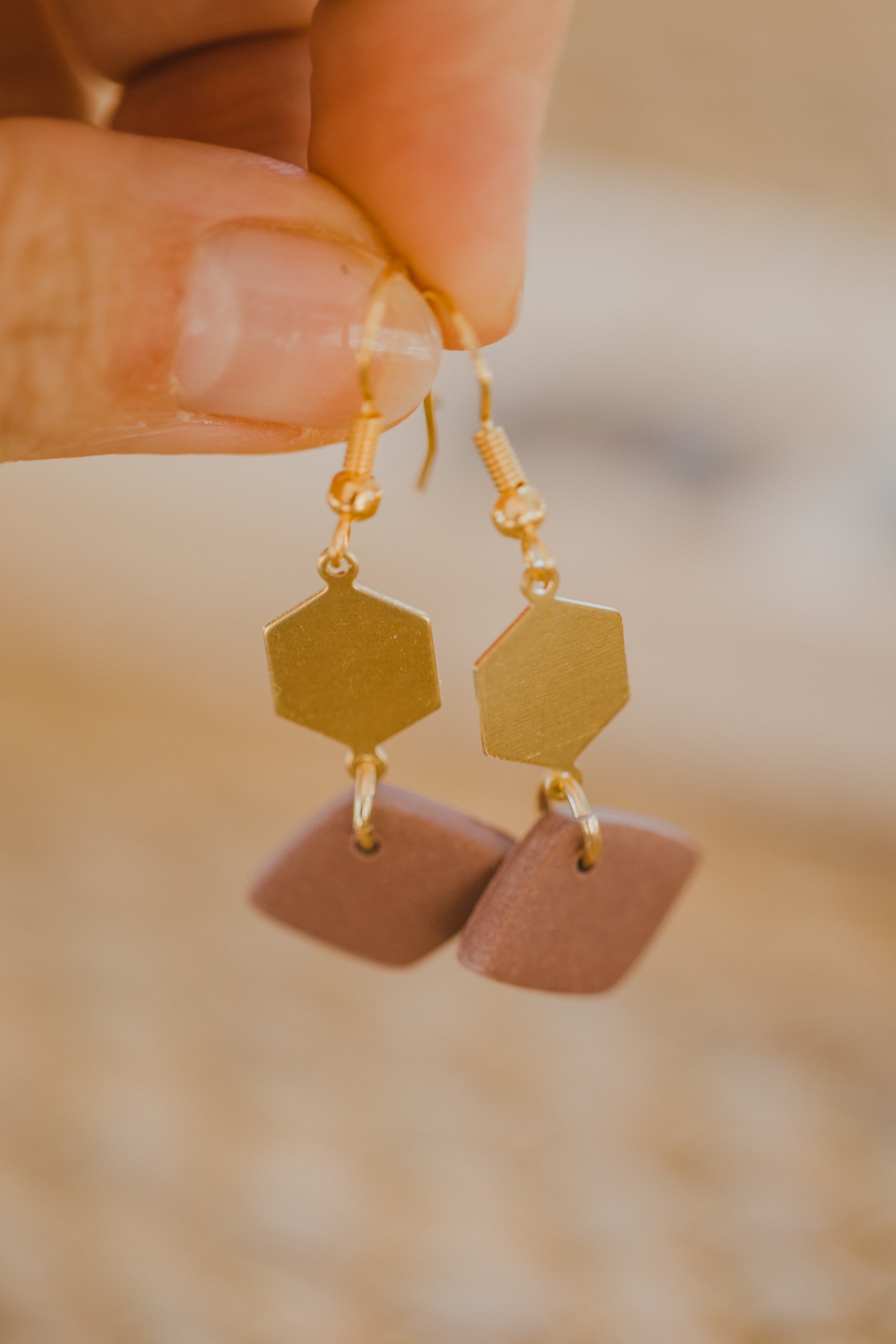 MARGA -kleine Hängeohrringe aus Polymer Ton