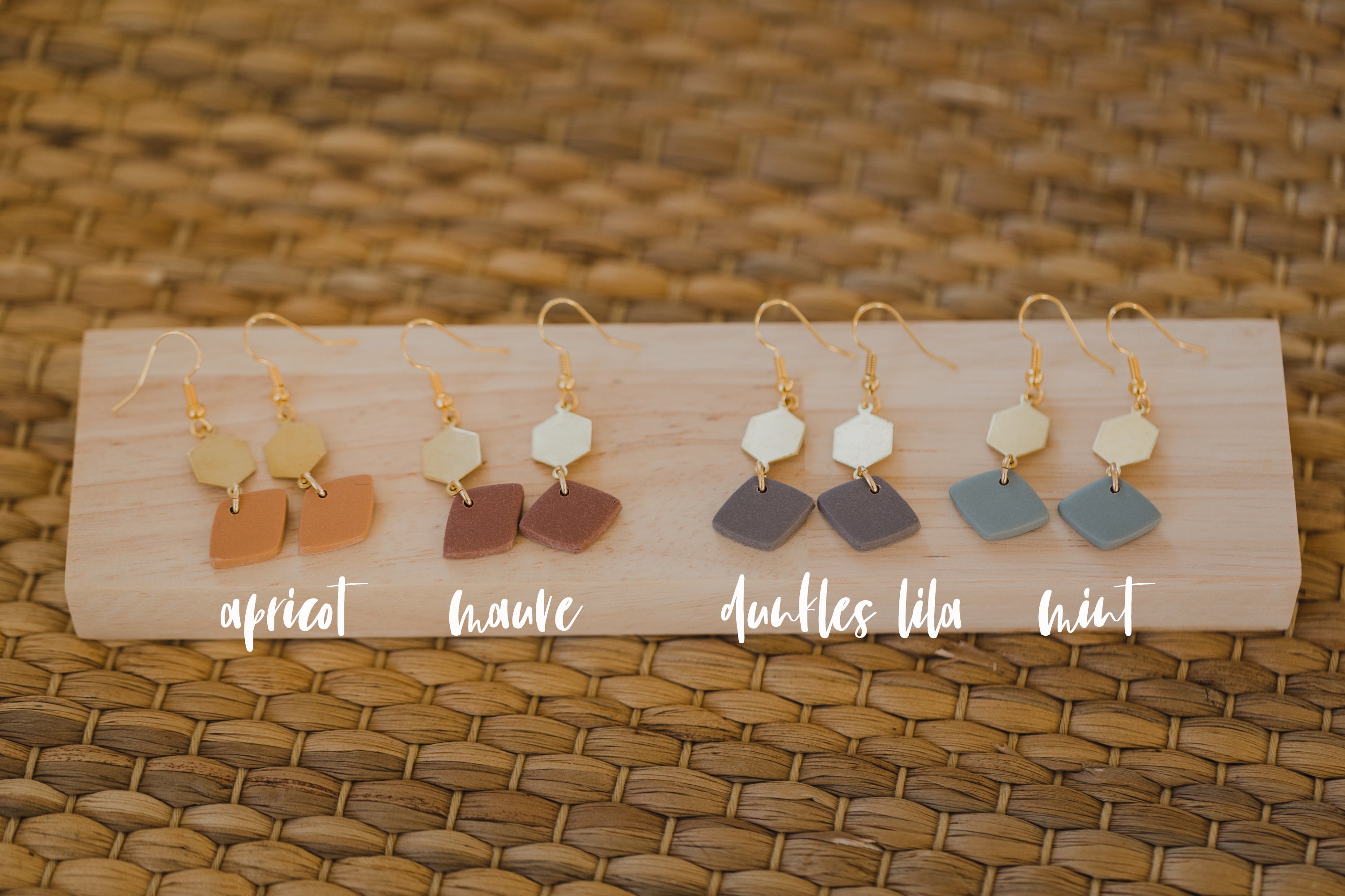 MARGA -kleine Hängeohrringe aus Polymer Ton