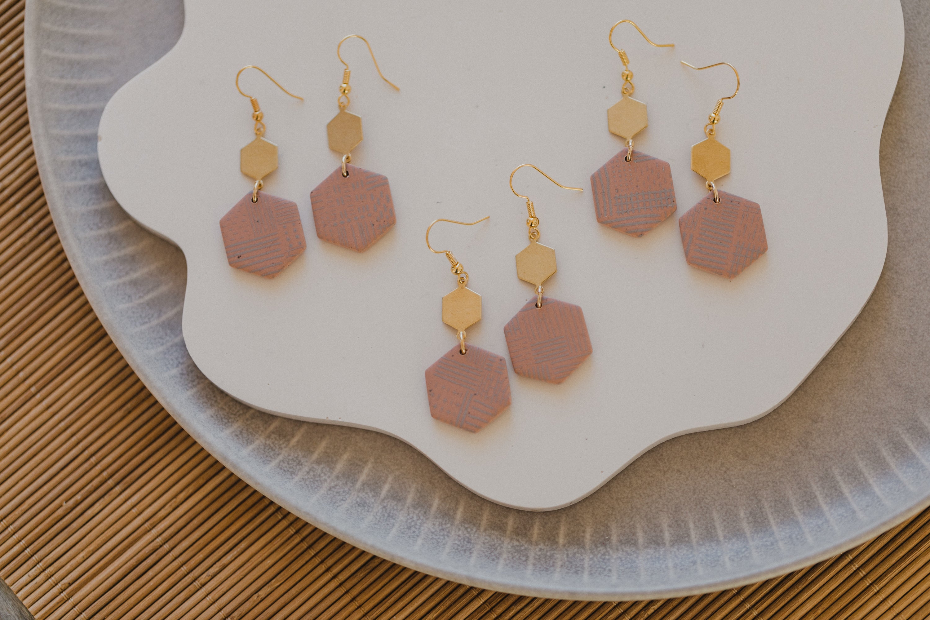 MARJA - small drop earrings gold