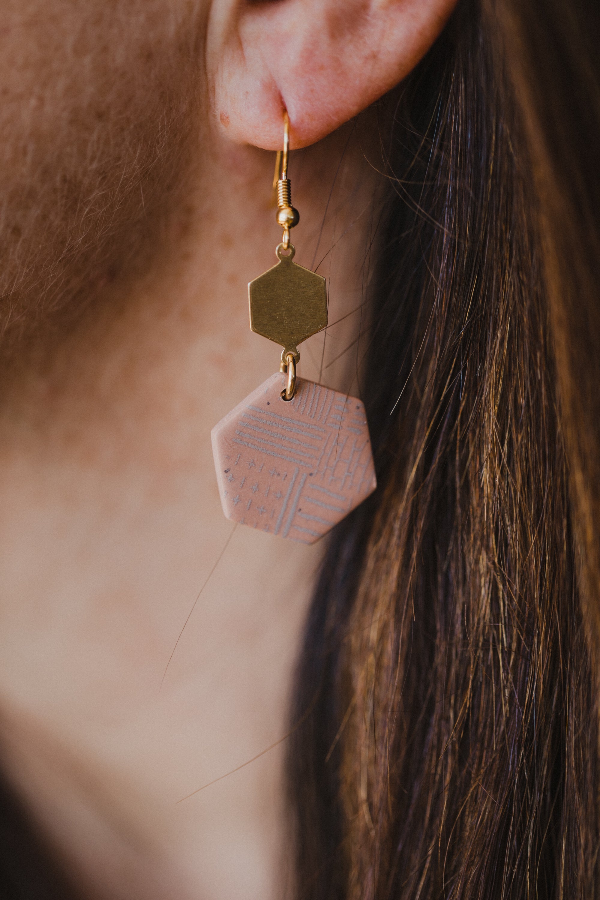 MARJA - small drop earrings gold