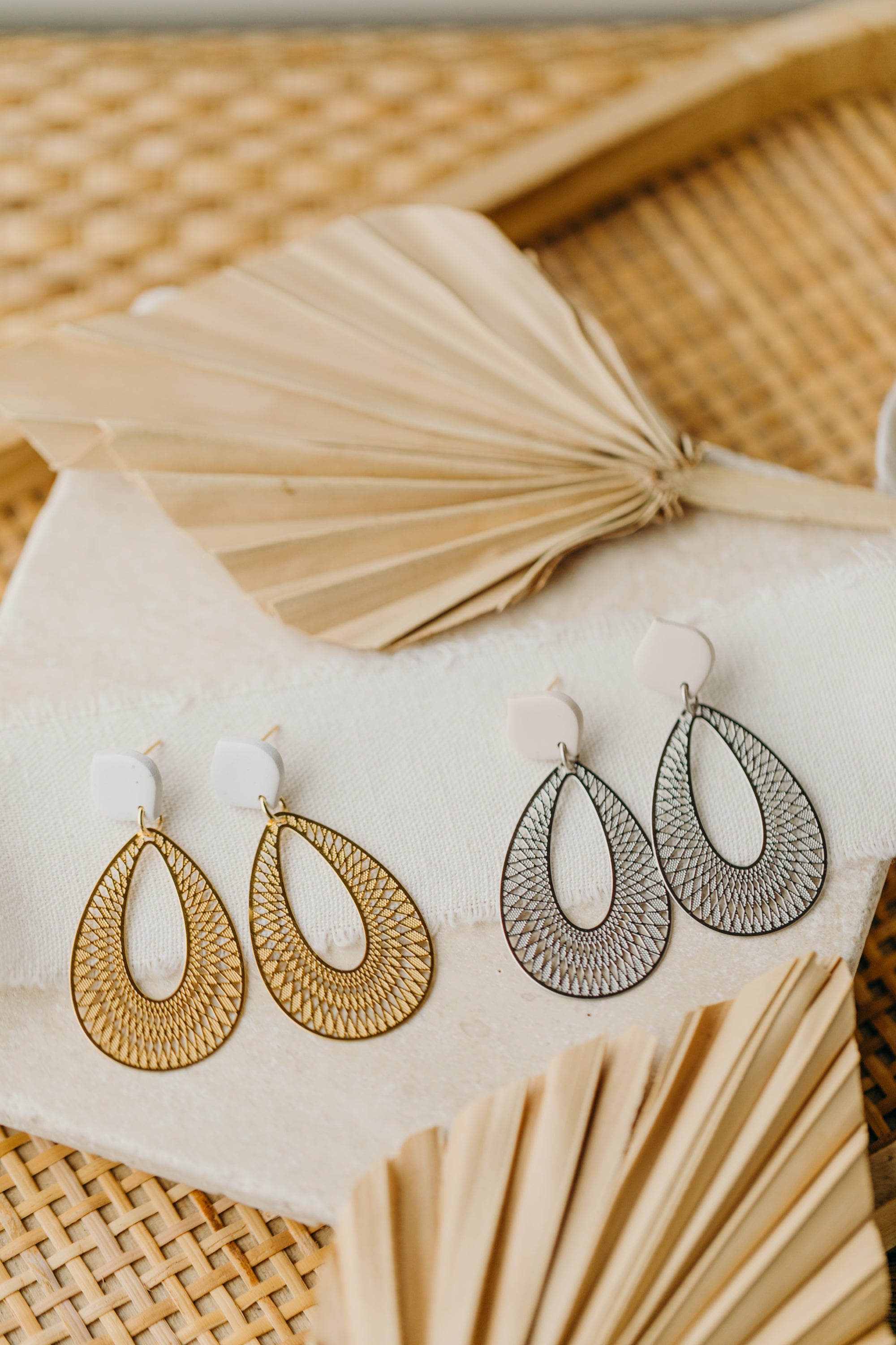 Round polymer clay earrings with drop pendant