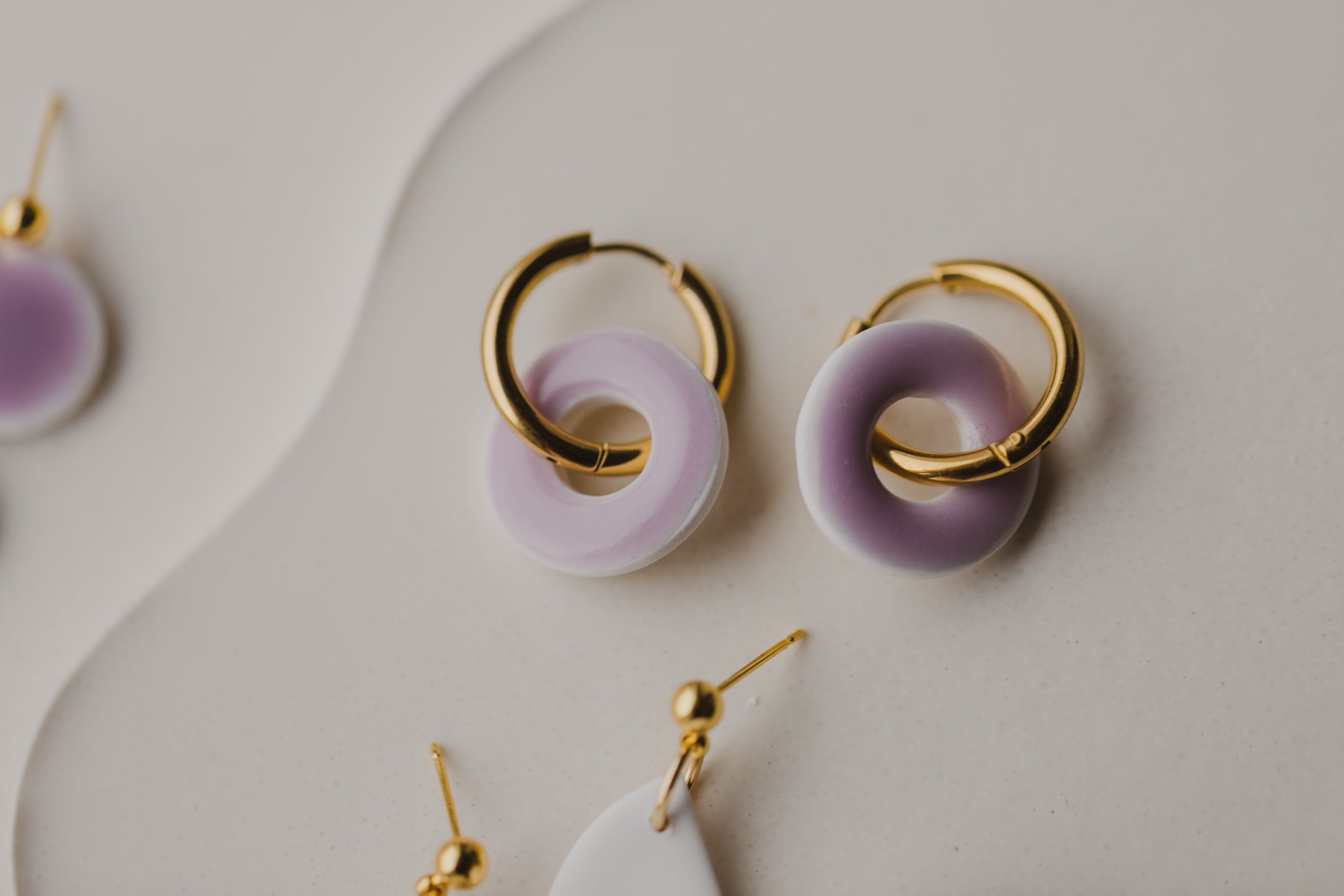 three-colored polymer clay earrings in ceramic look