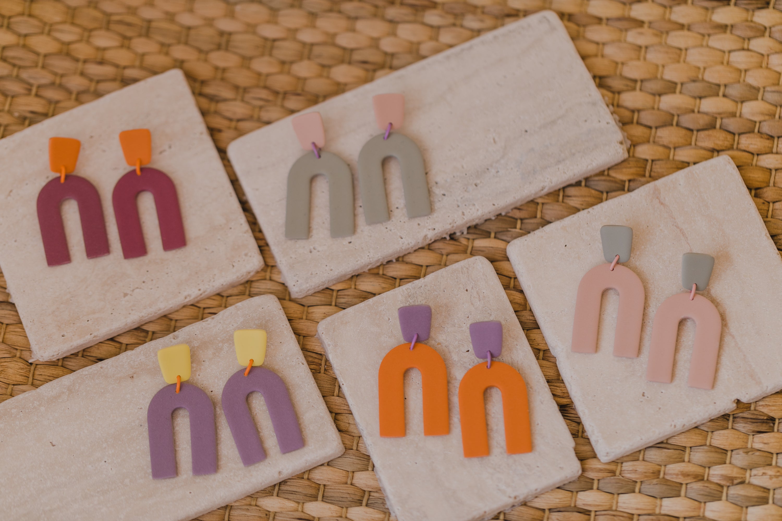 ZOLA - runde bunte Bogen Ohrringe aus Polymer Ton