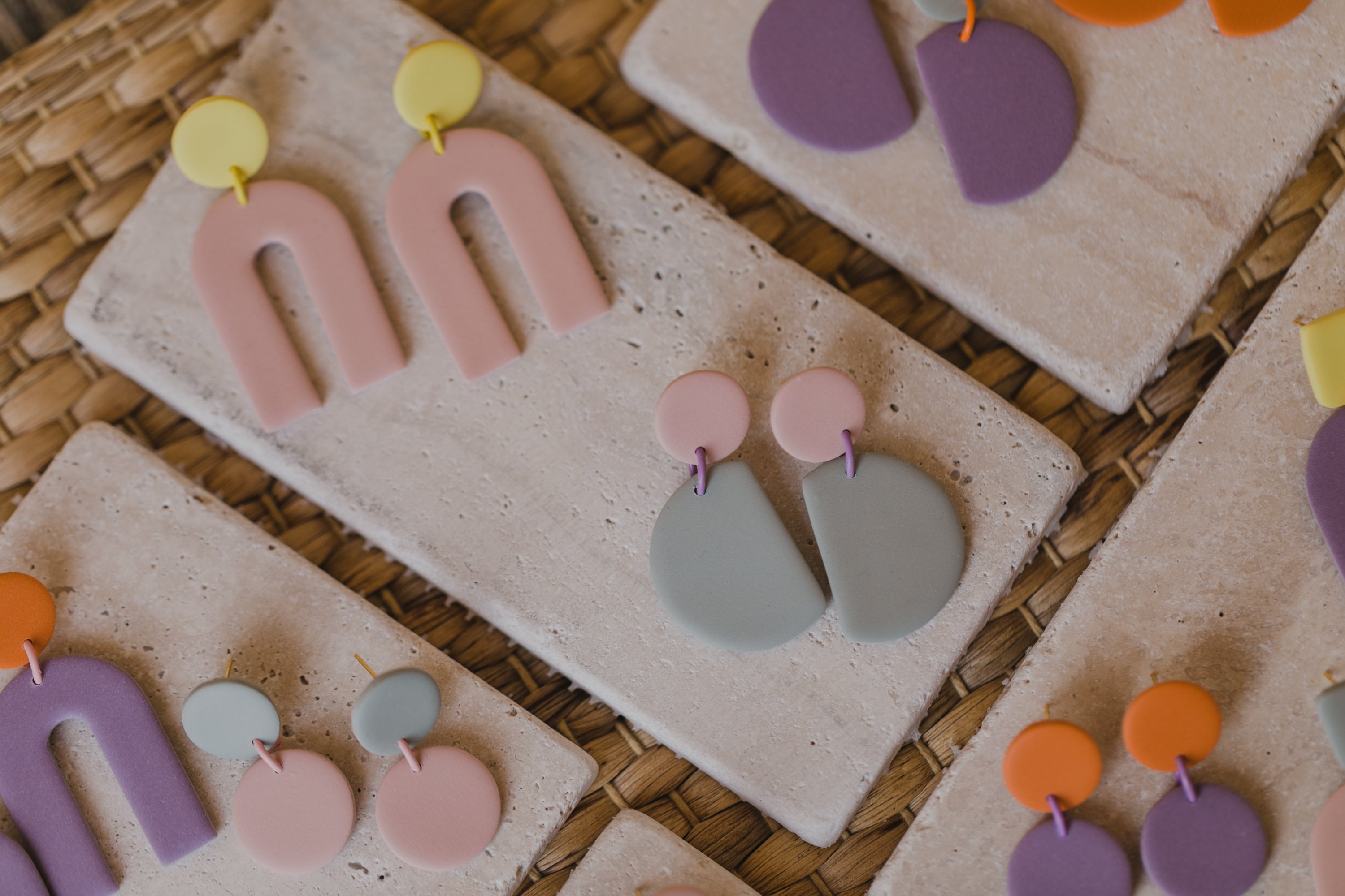 ZOLA - runde bunte Bogen Ohrringe aus Polymer Ton