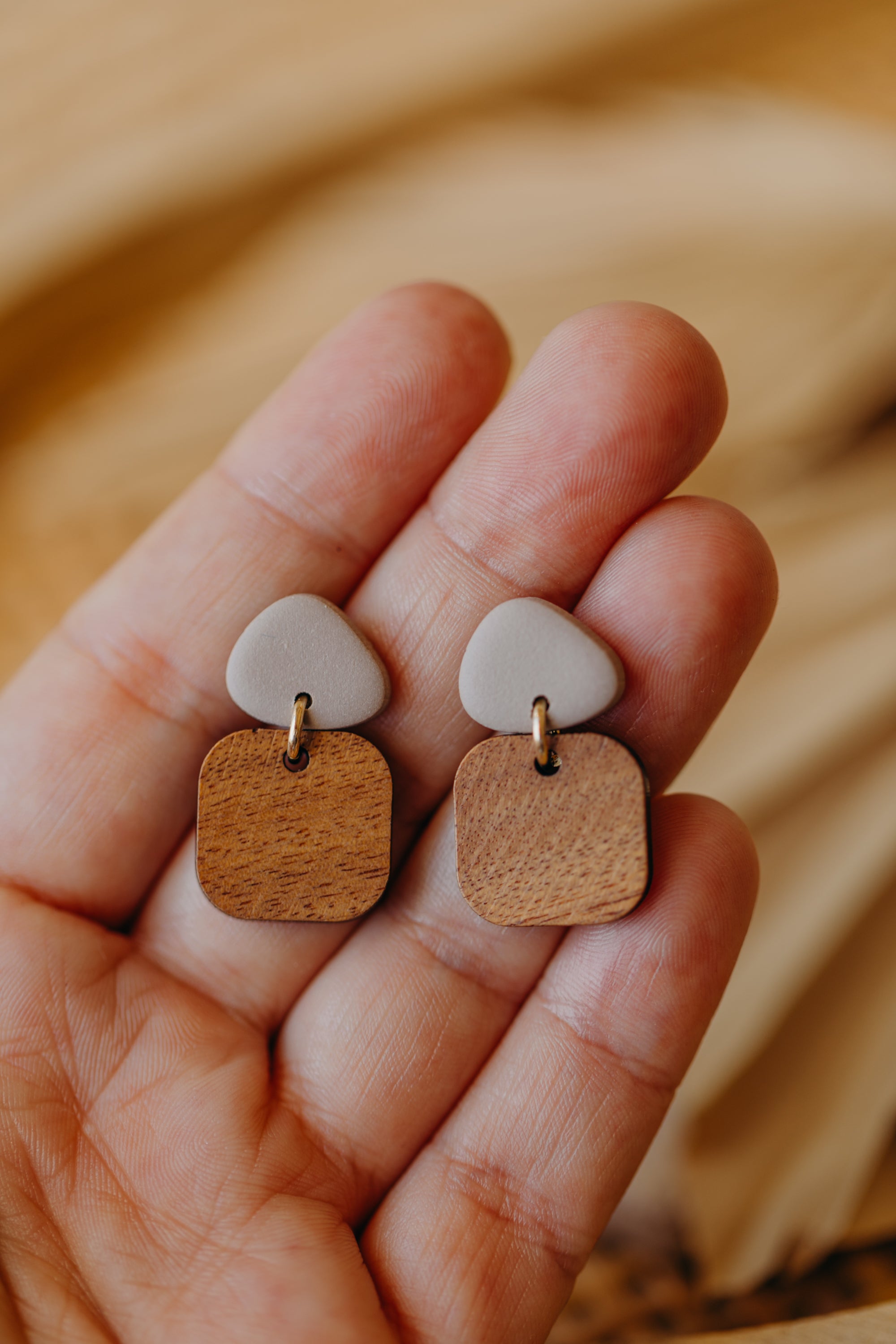 CARLA - triangular polymer clay earrings in pebble with rectangular wooden pendant