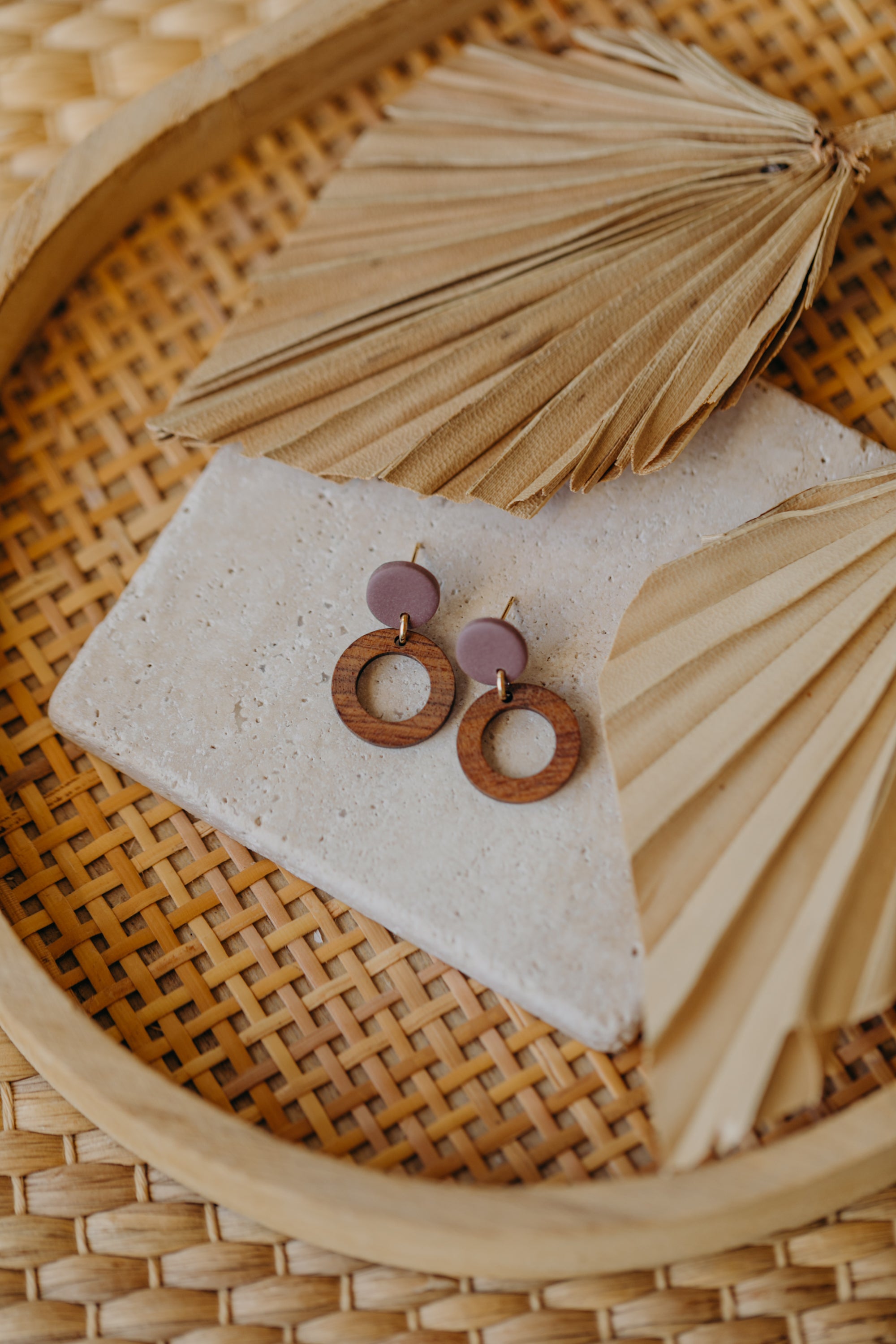 BECCA - round polymer clay earrings in mauve with wooden pendant small circle