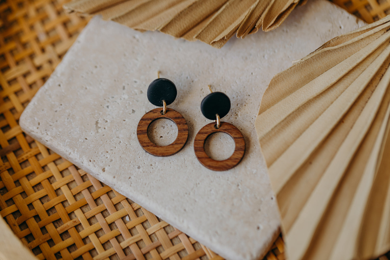 BECCA - round polymer clay earrings in black with wooden pendant small circle