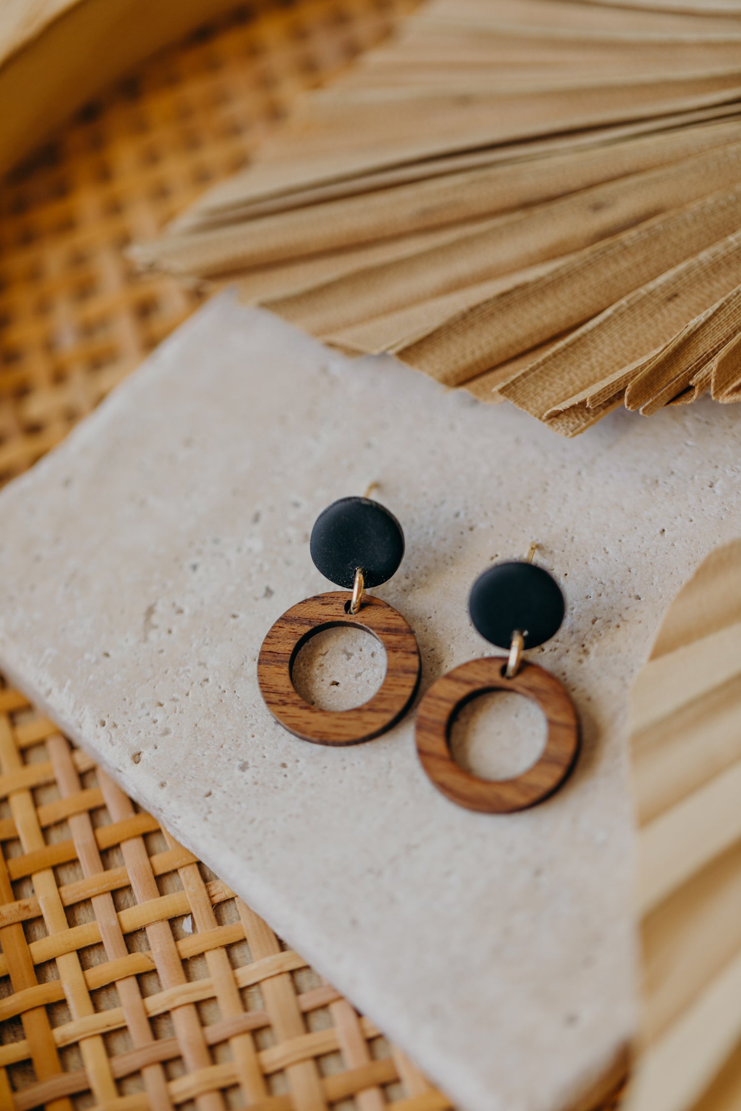 BECCA - round polymer clay earrings in black with wooden pendant small circle
