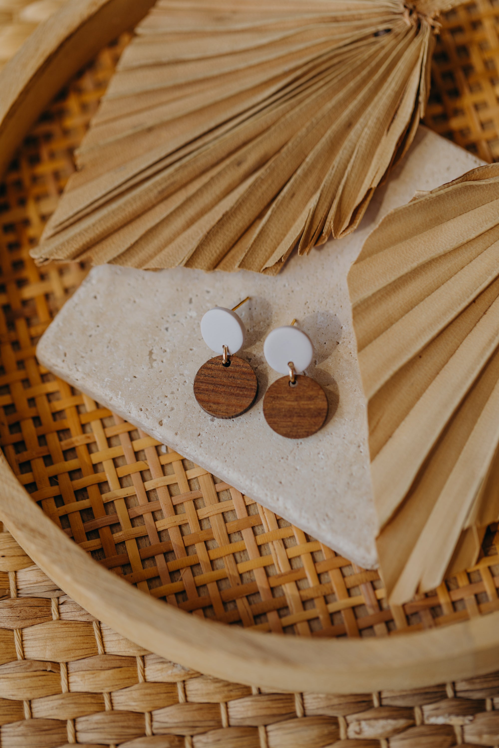 YUMI - round polymer clay earrings in white with round wooden pendant