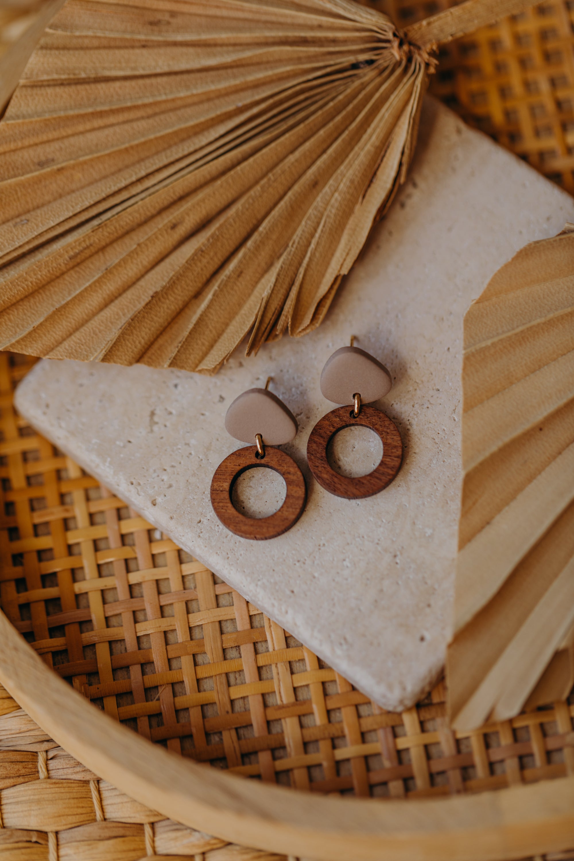 SMILLA - triangular polymer clay earrings in pebble with small circle