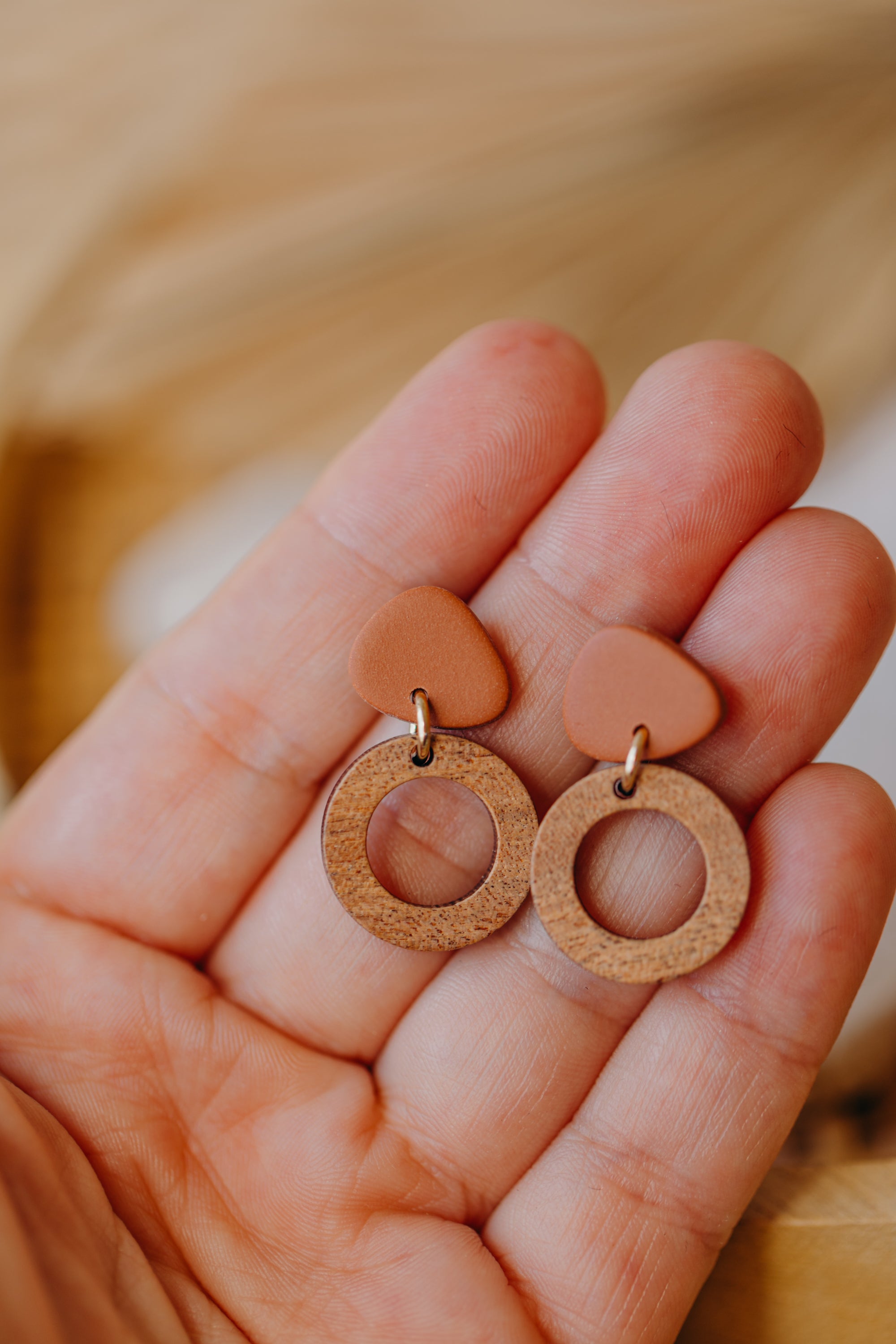 SMILLA - triangular polymer clay earrings in cinnamon with small circle