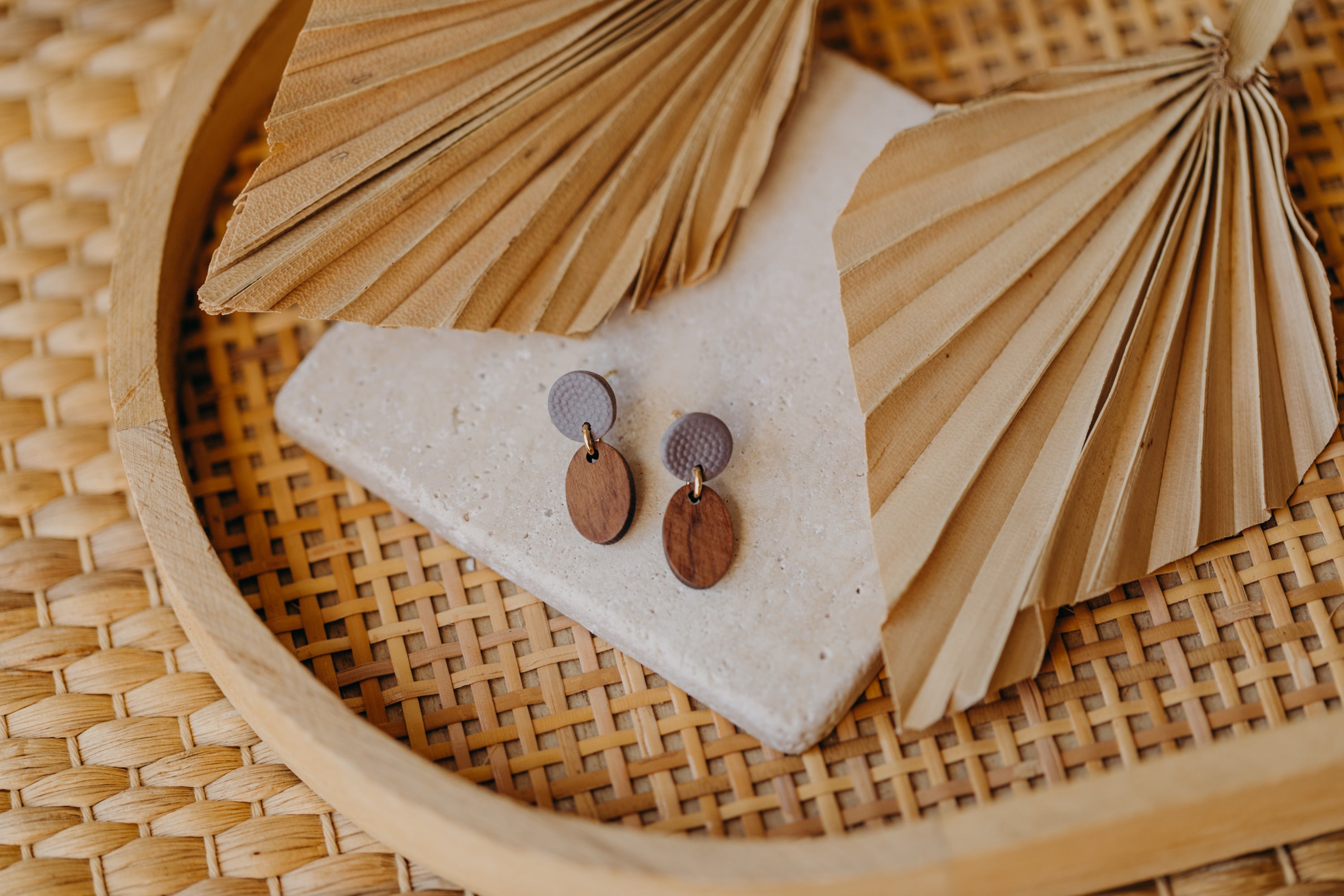 round polymer clay earrings in mauve with oval wooden pendant