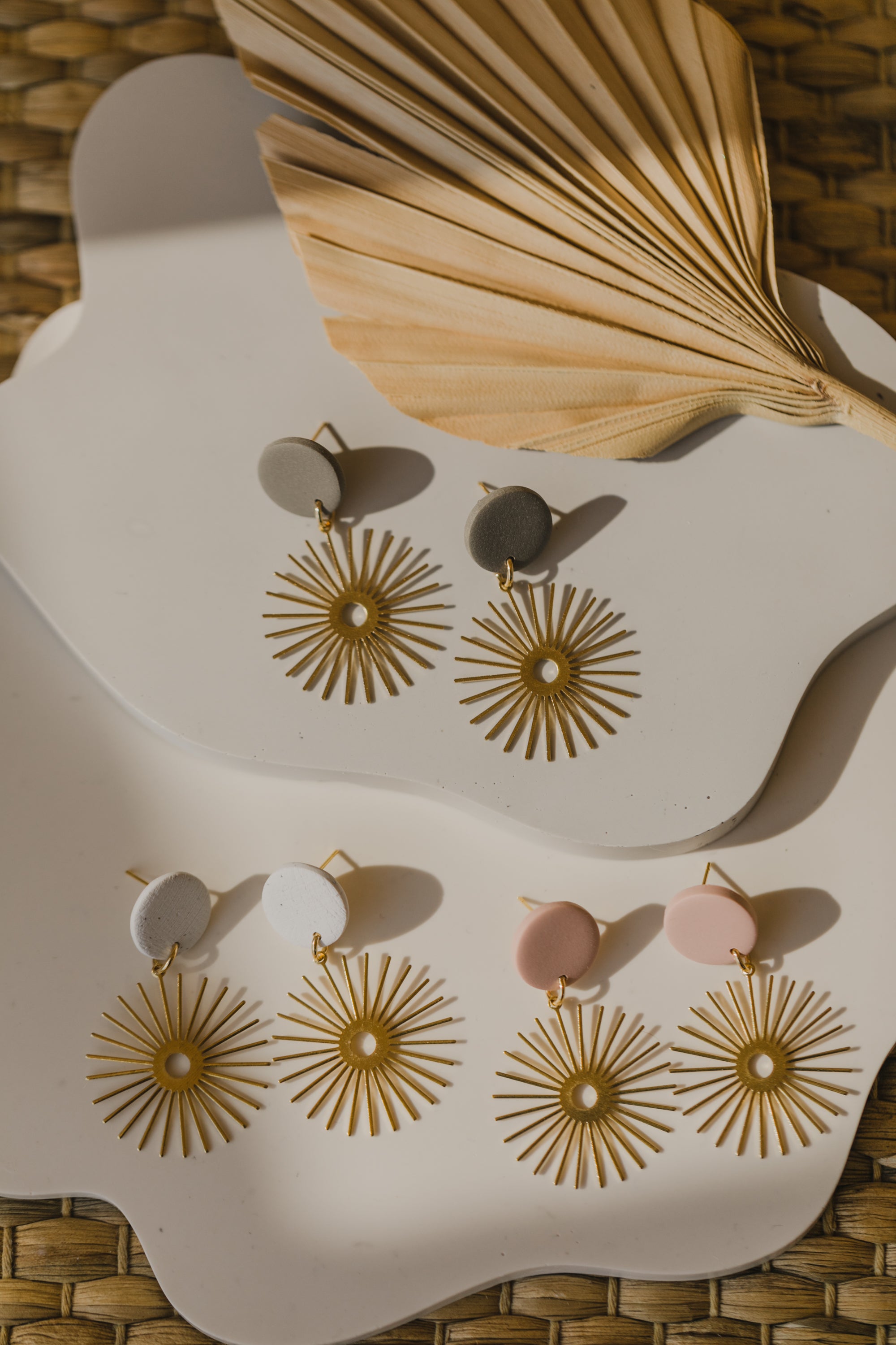 HELIA - runde Polymer Ton Ohrring mit Sonne