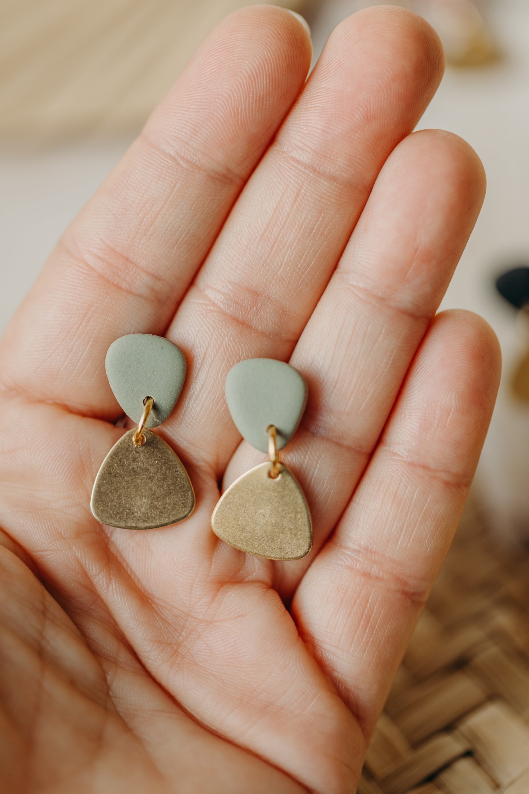 MARJA - small drop earrings gold