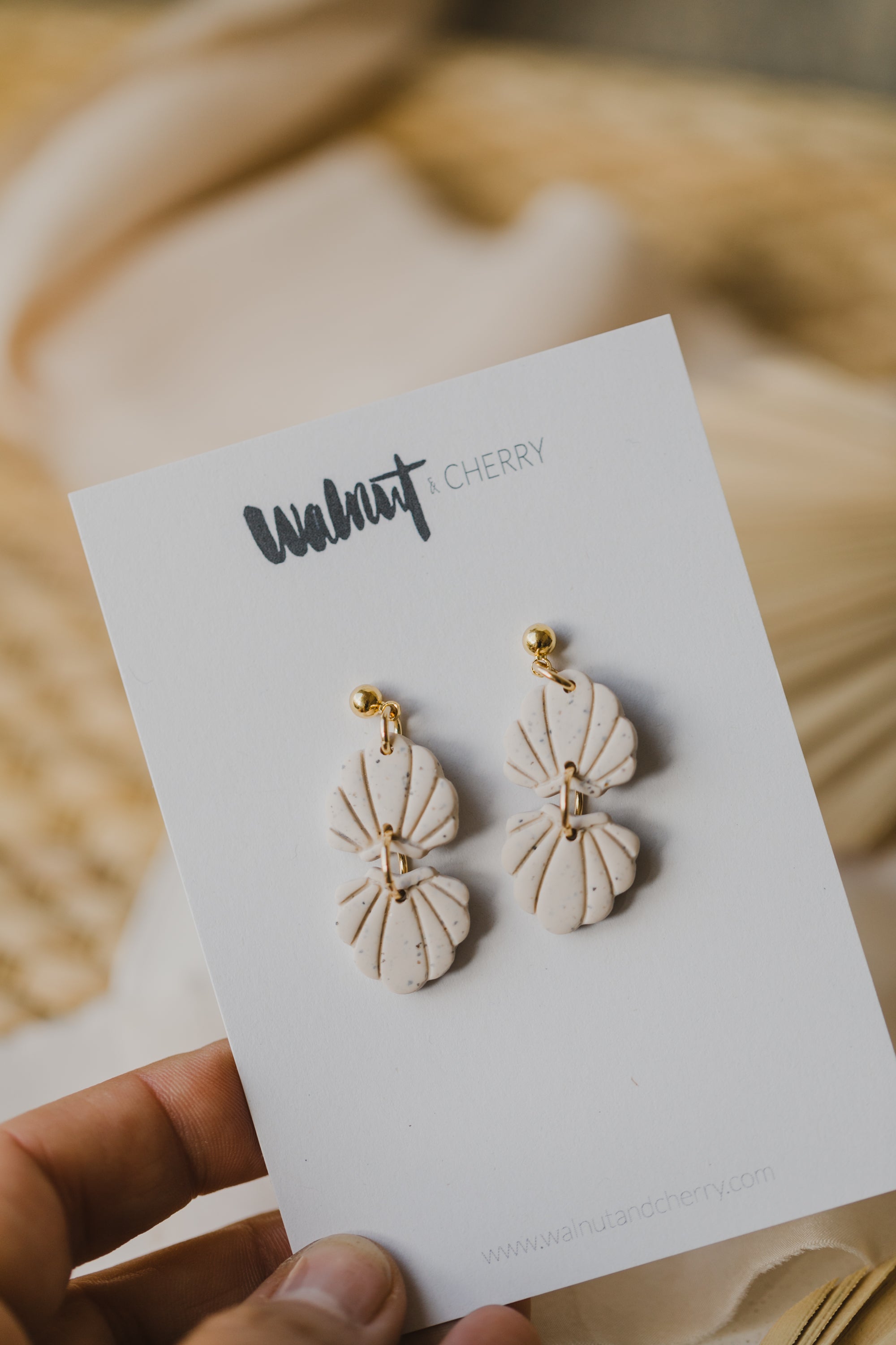 MARJA - small drop earrings gold