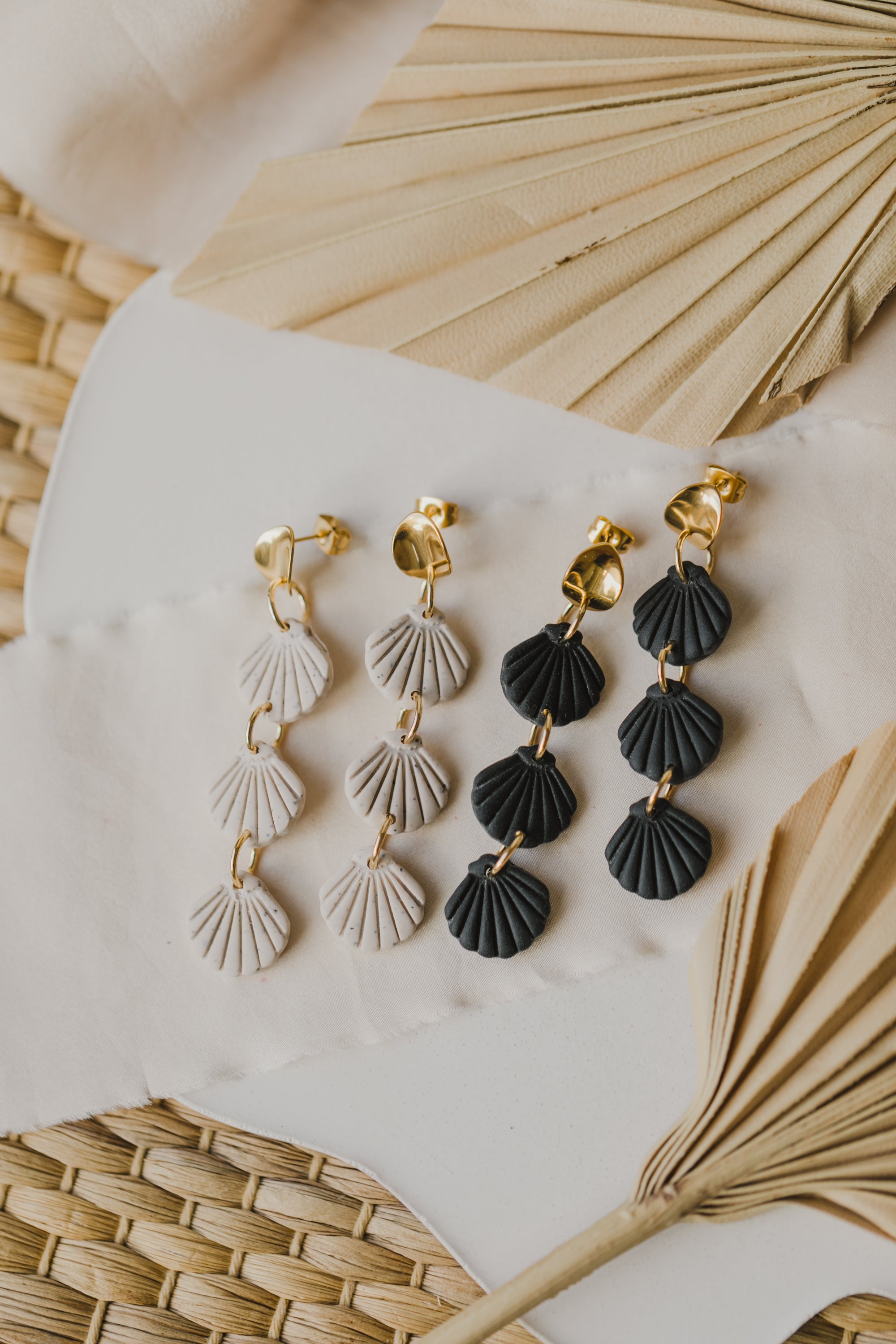 MARJA - small drop earrings gold