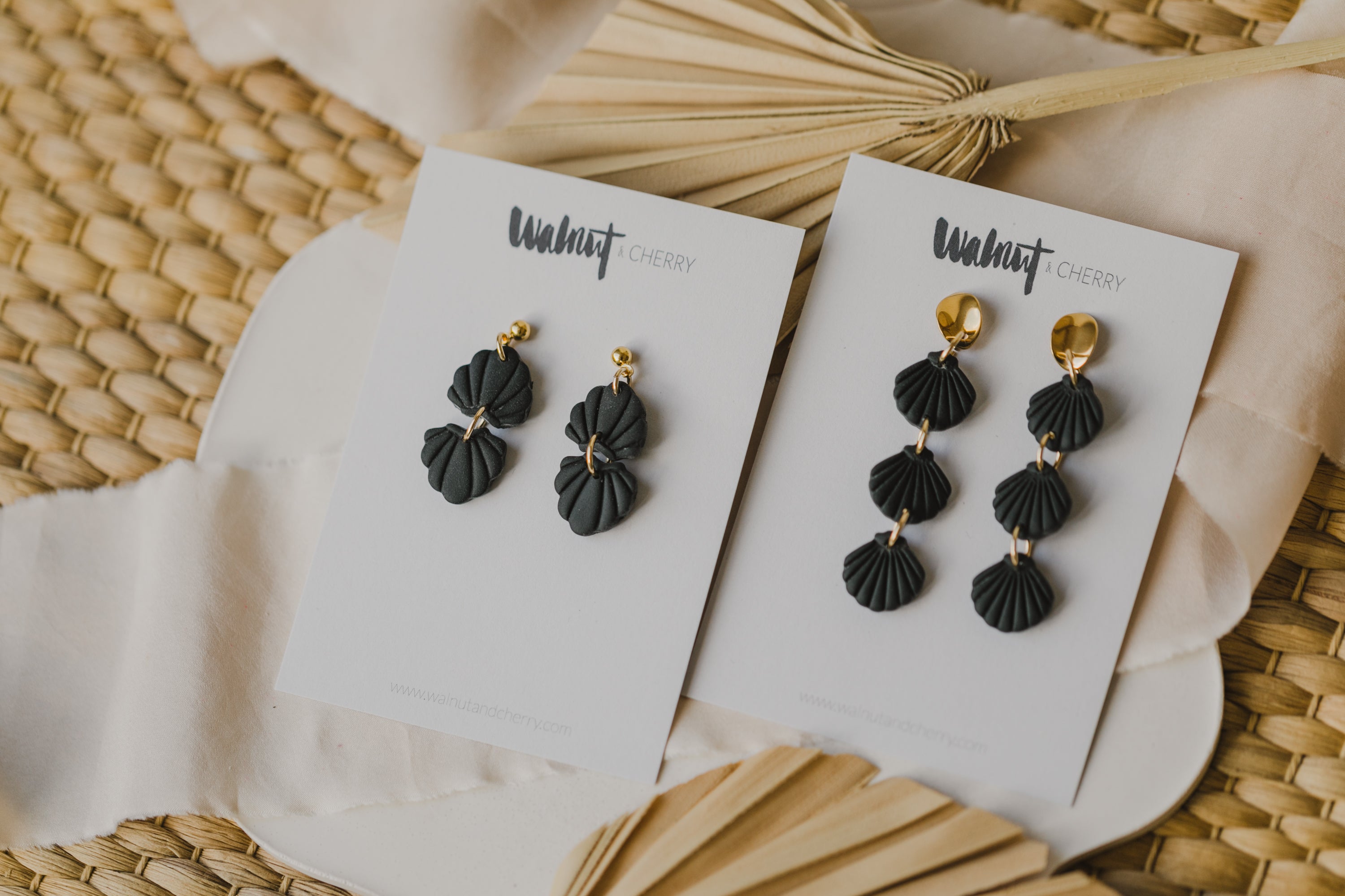 MARJA - small drop earrings gold