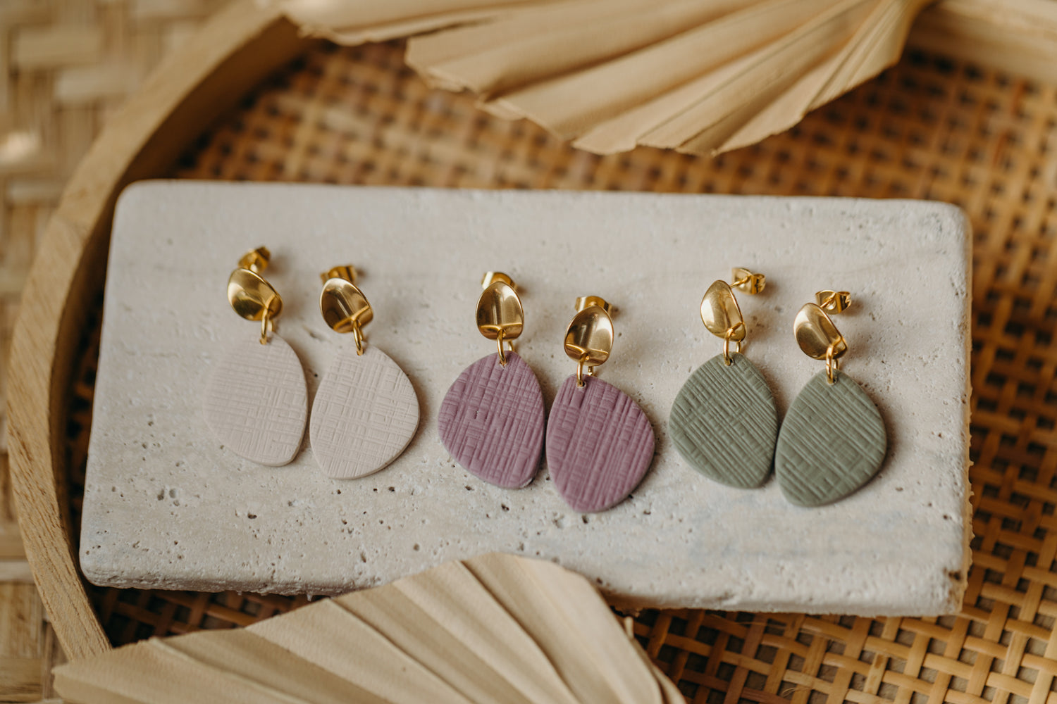 SCULLY - eukalyptus grüne ovale Ohrringe aus Polymer Ton Ohrringe mit Muster