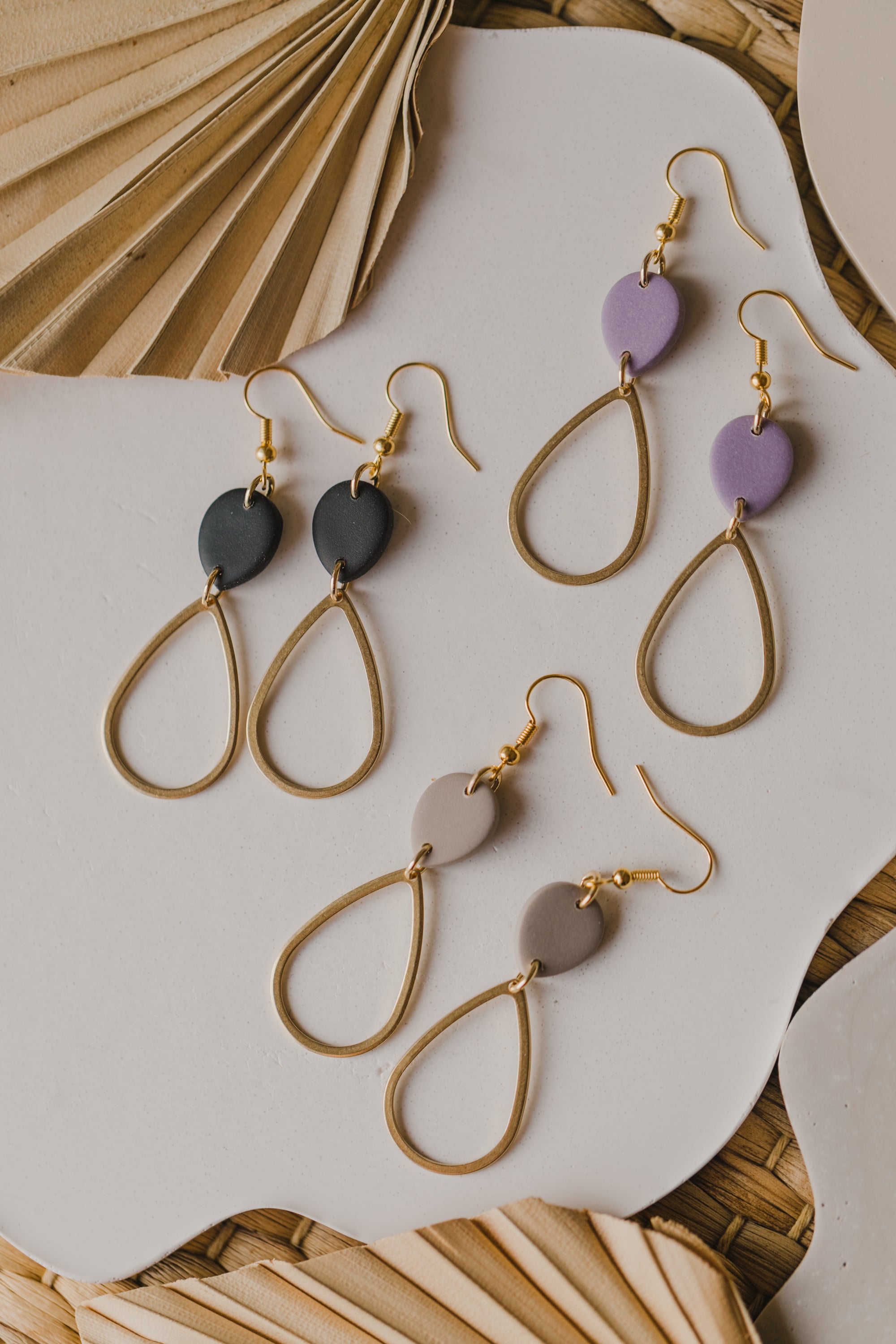 DARY - lange Polymer Ton Ohrringe mit Tropfen