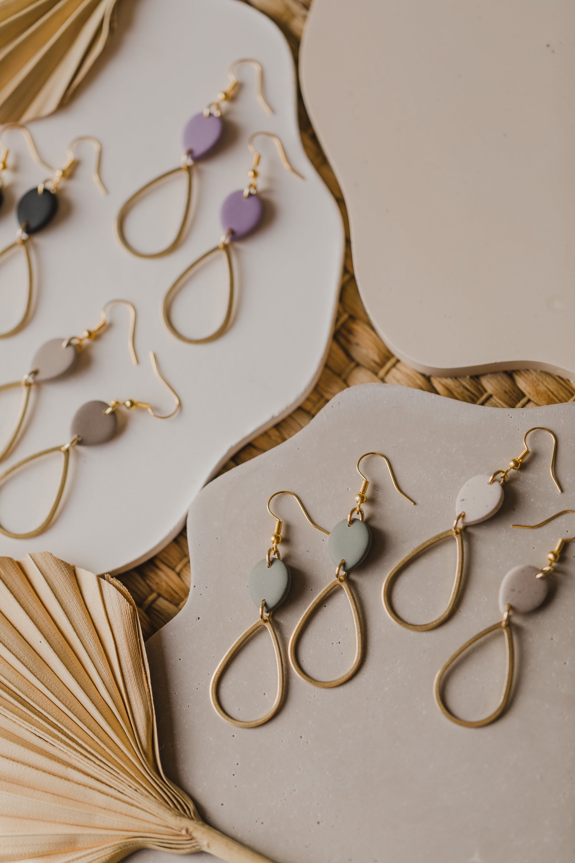 DARY - lange Polymer Ton Ohrringe mit Tropfen