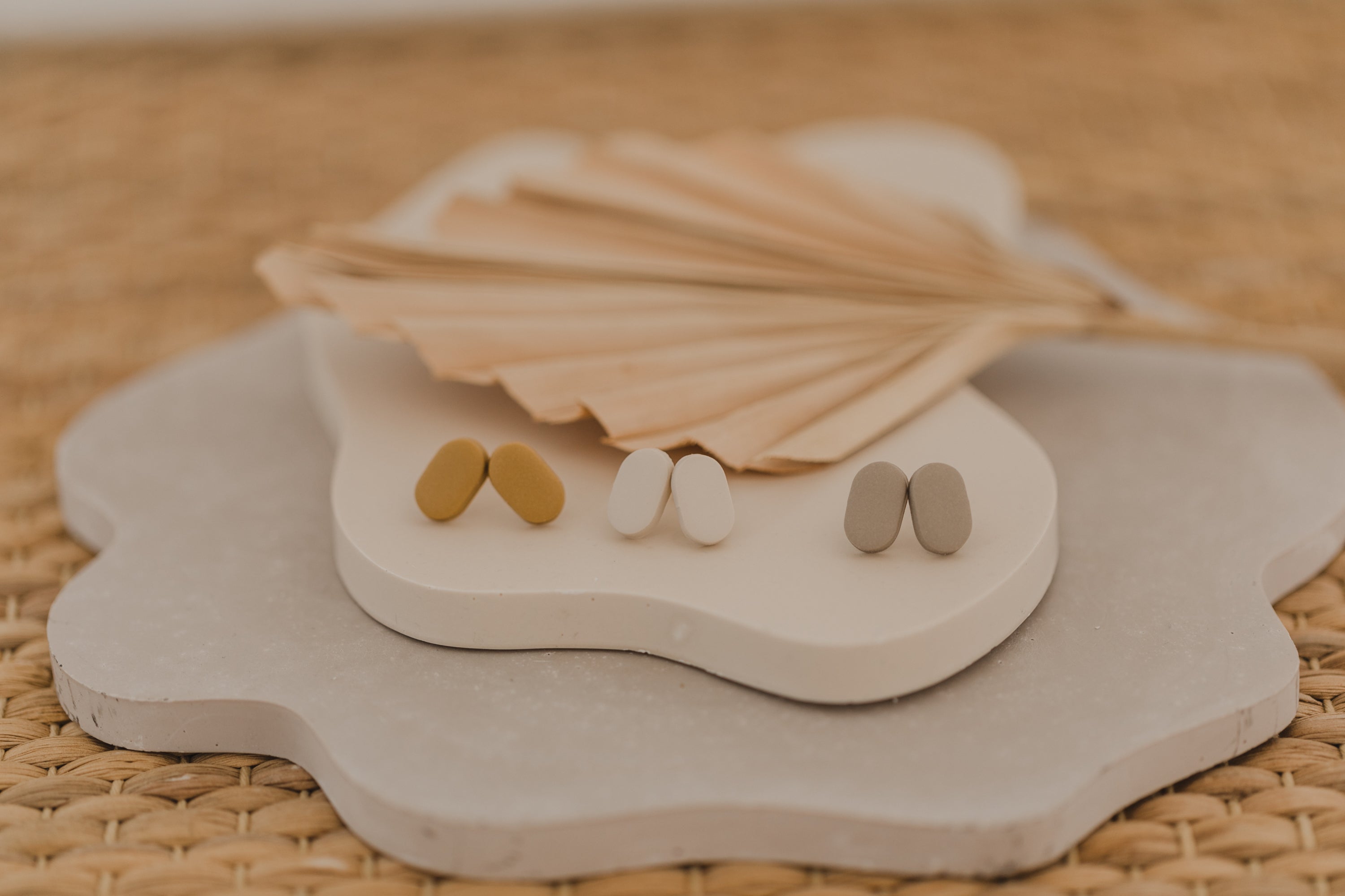 NUNI - small oval earrings made of polymer clay