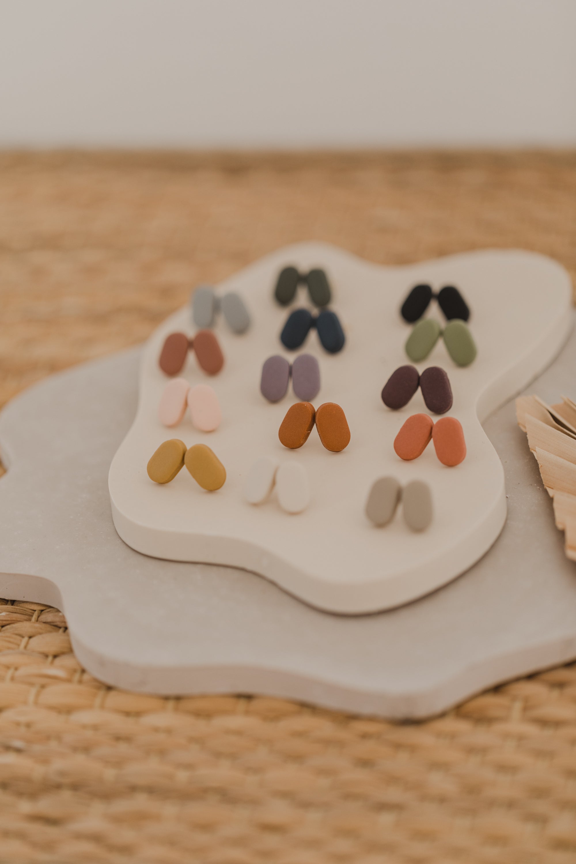 NUNI - small oval earrings made of polymer clay