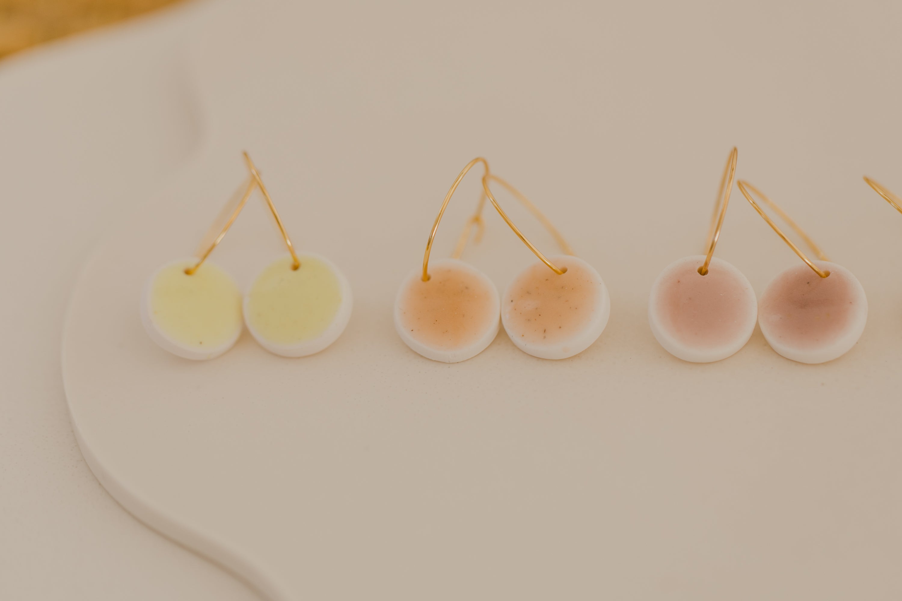 Creole with polymer clay earrings in drop shape in ceramic look