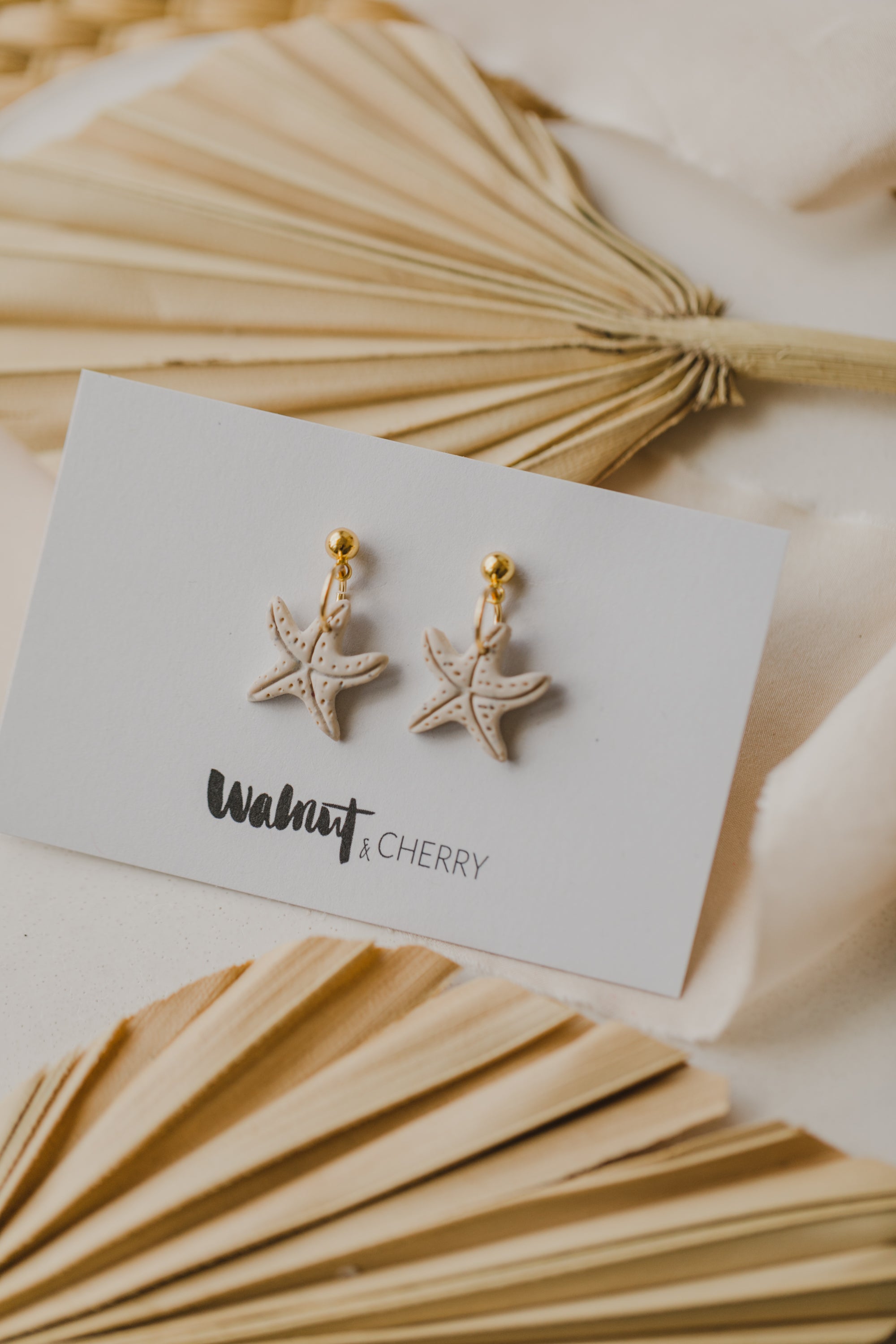 MARJA - small drop earrings gold