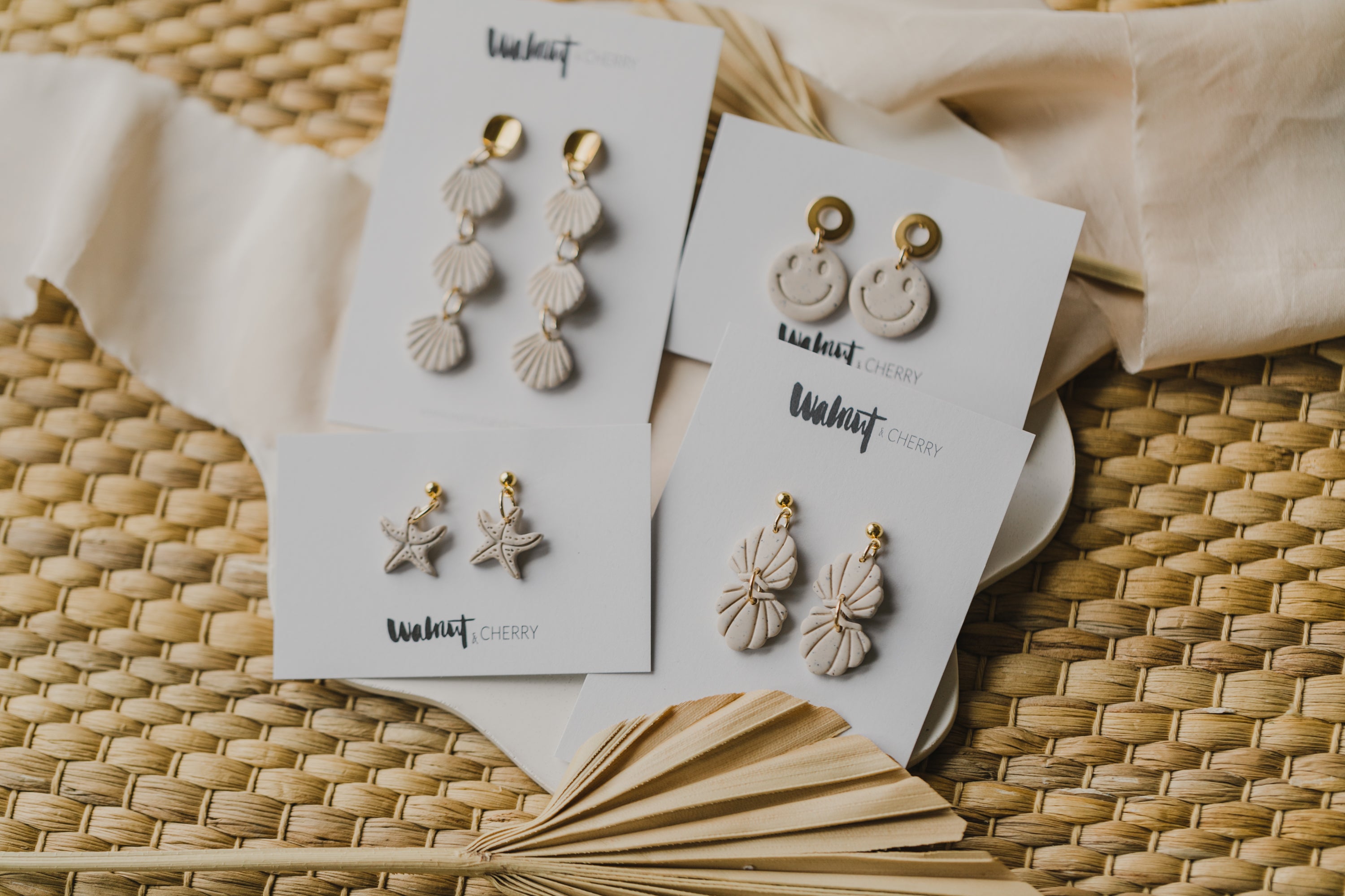 MARJA - small drop earrings gold