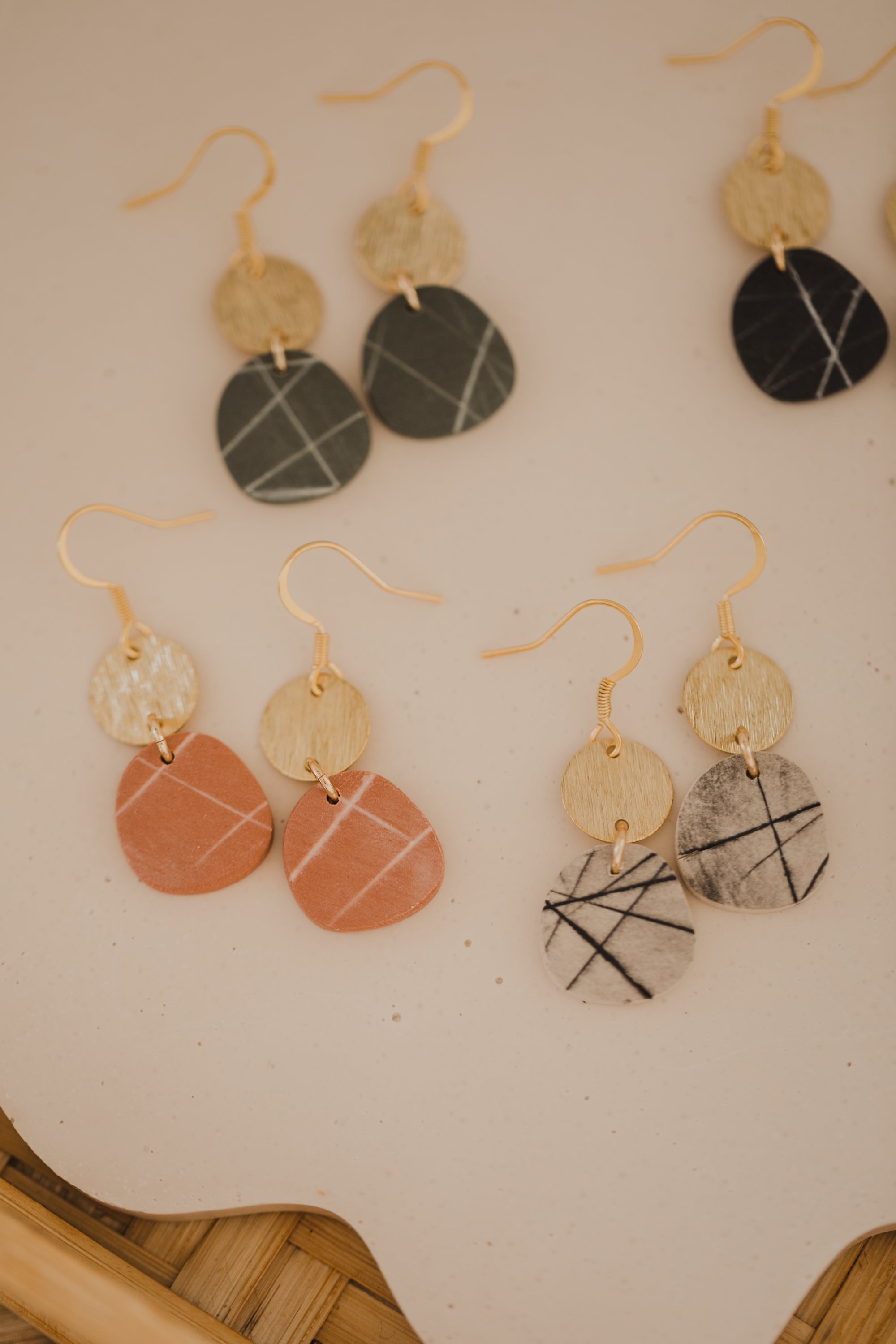 MARJA - small drop earrings gold