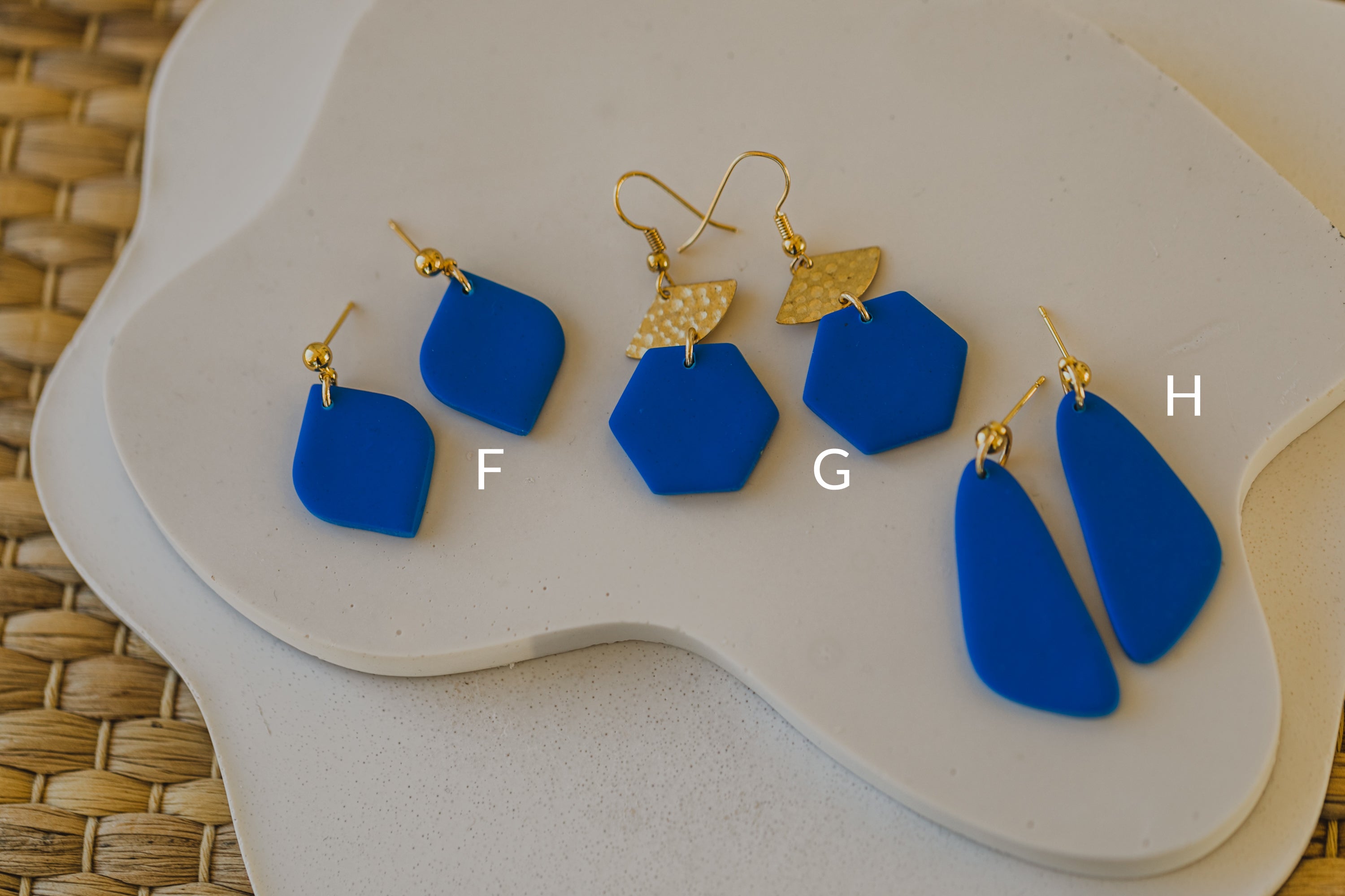 Polymer Ton Ohrringe in der Farbe Kobaltblau