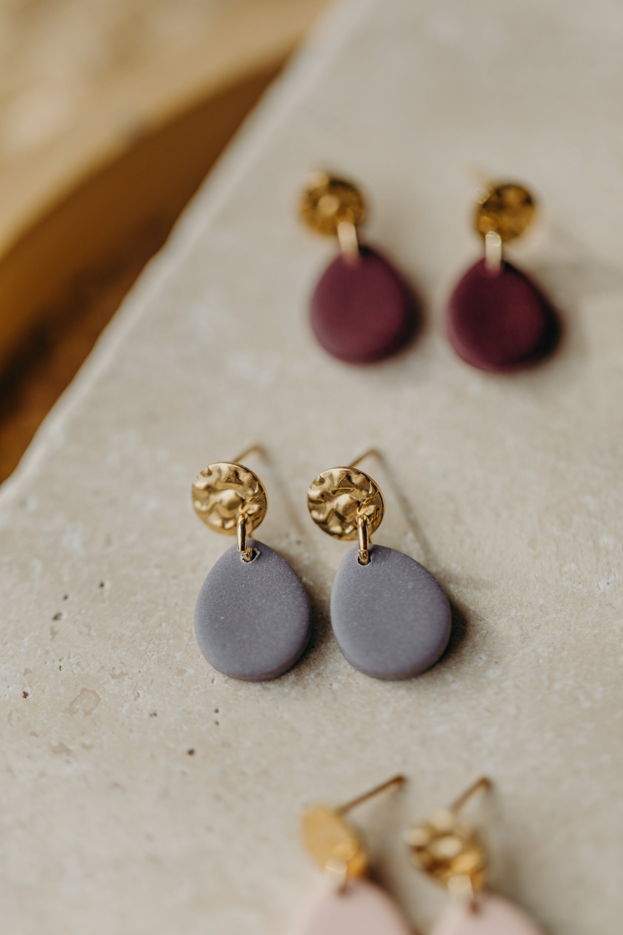 MARJA - kleine Tropfenohrringe gold