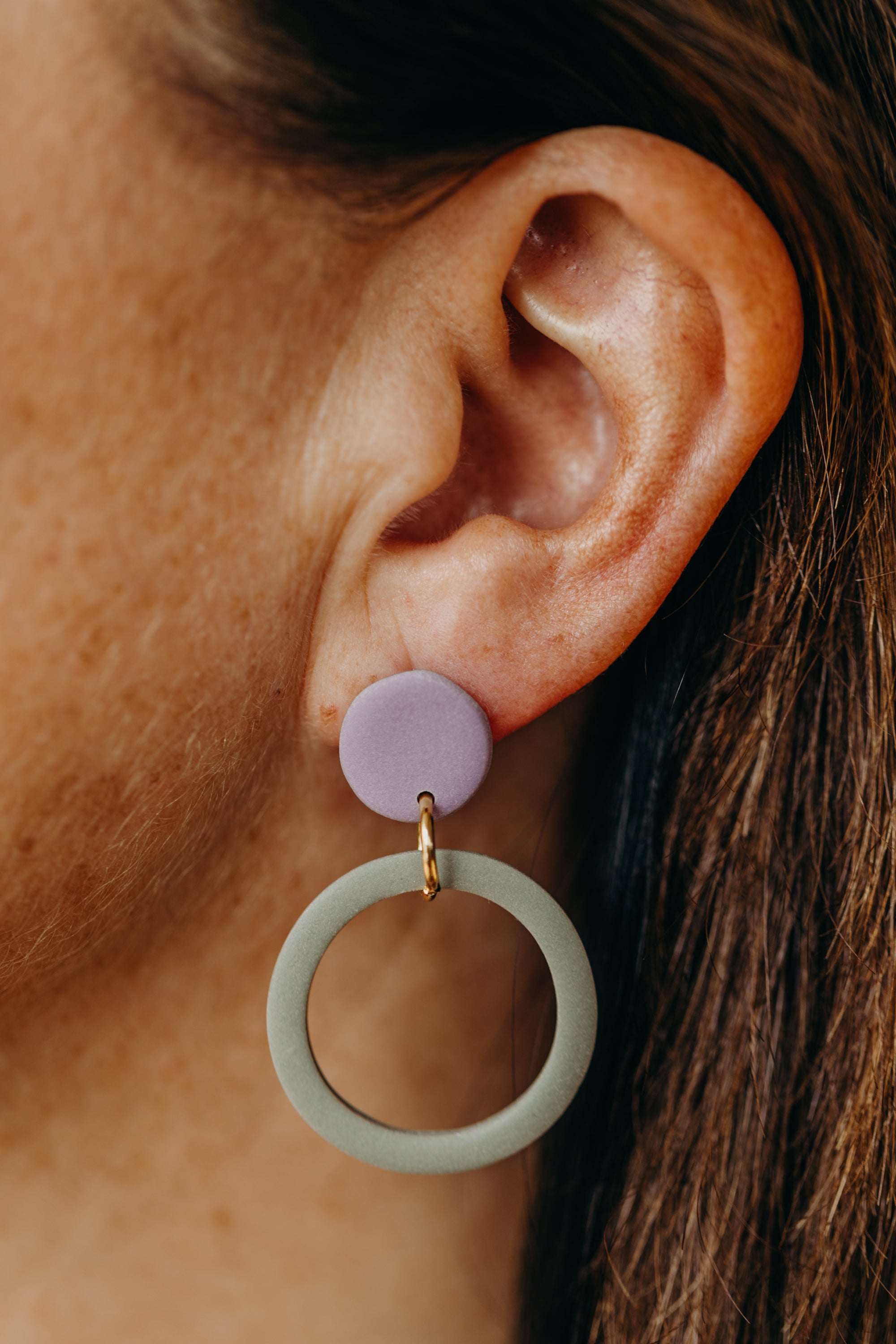 TARA - zweifarbige bunte runde Polymer Ton Ohrringe