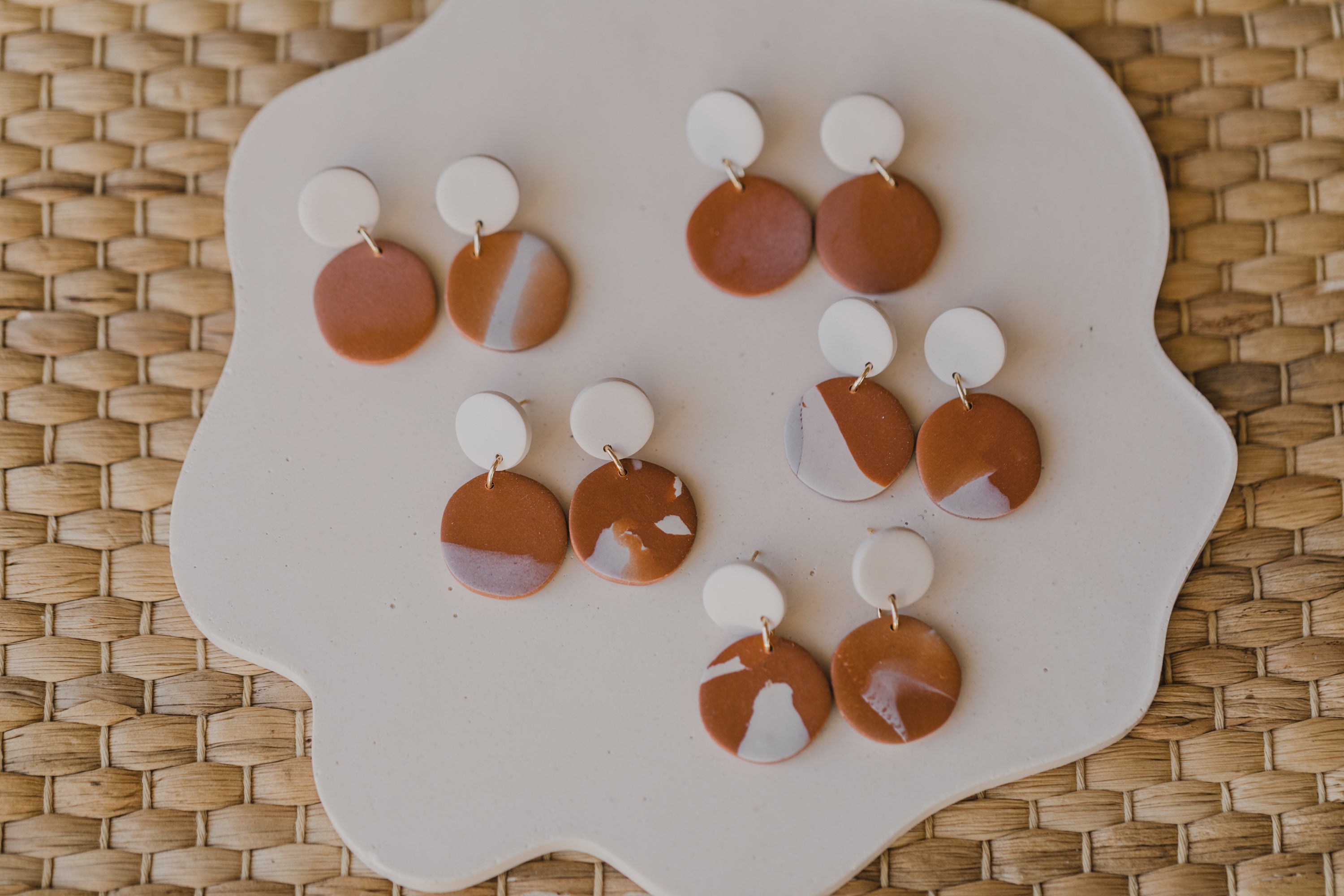 YUNA - small round earrings made of polymer clay in bright colors