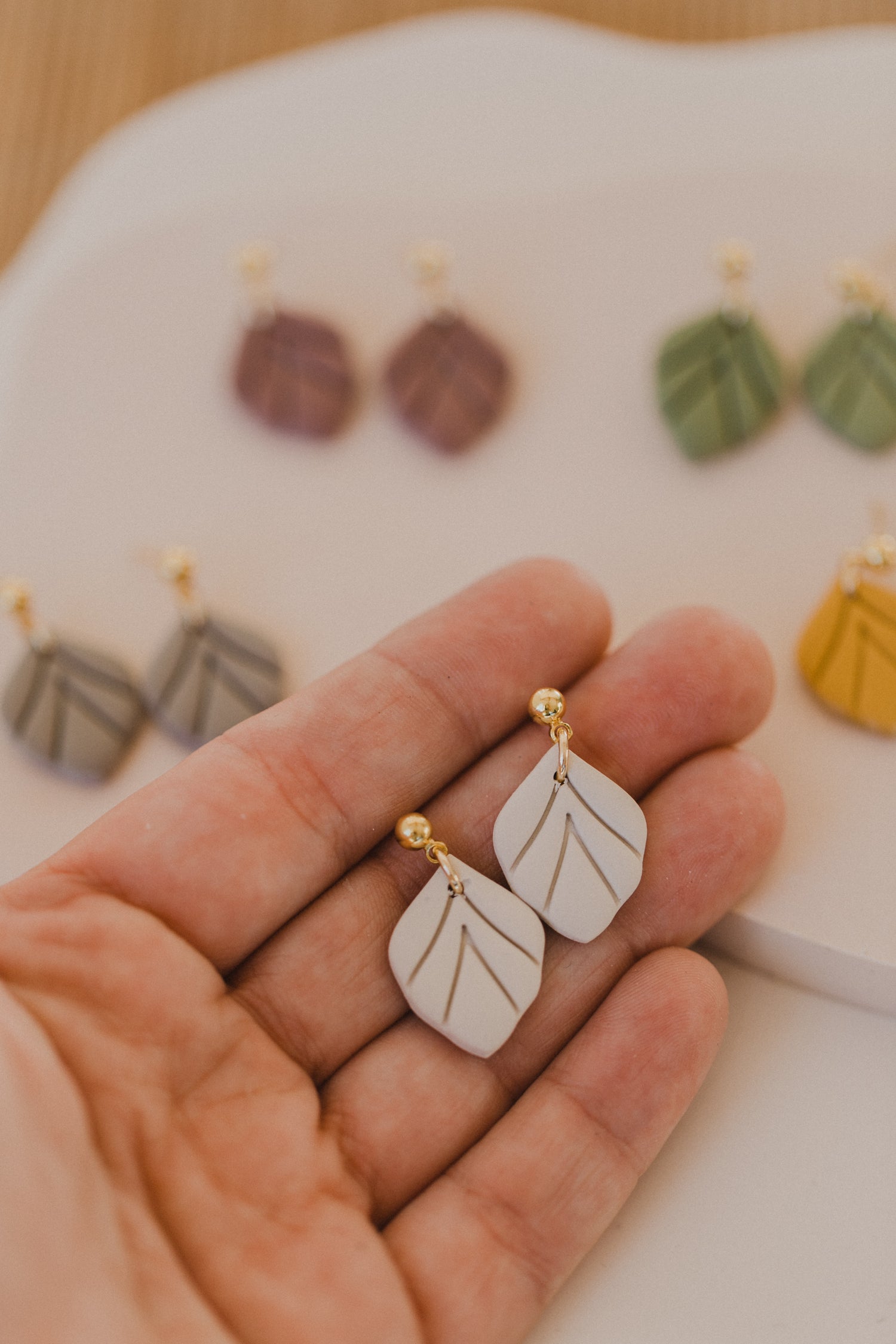 TANJA - kleine blumige Ohrringe aus Polymer Ton