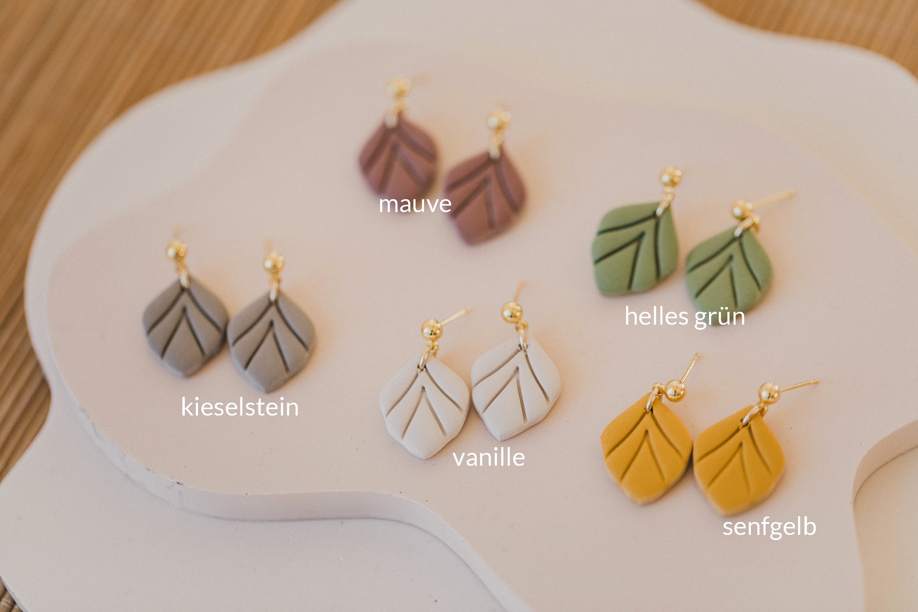 TANJA - kleine blumige Ohrringe aus Polymer Ton