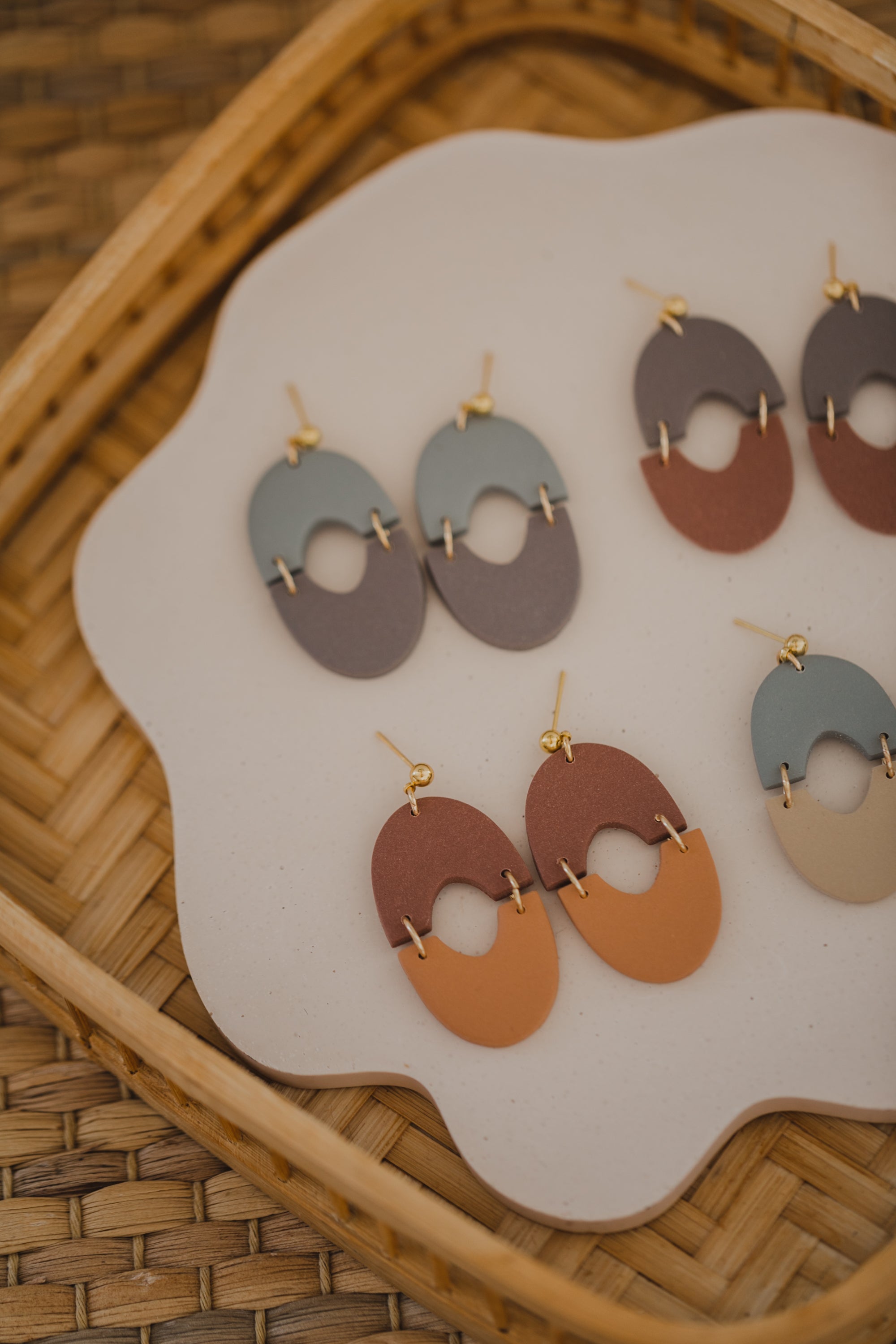 MARJA - small drop earrings gold