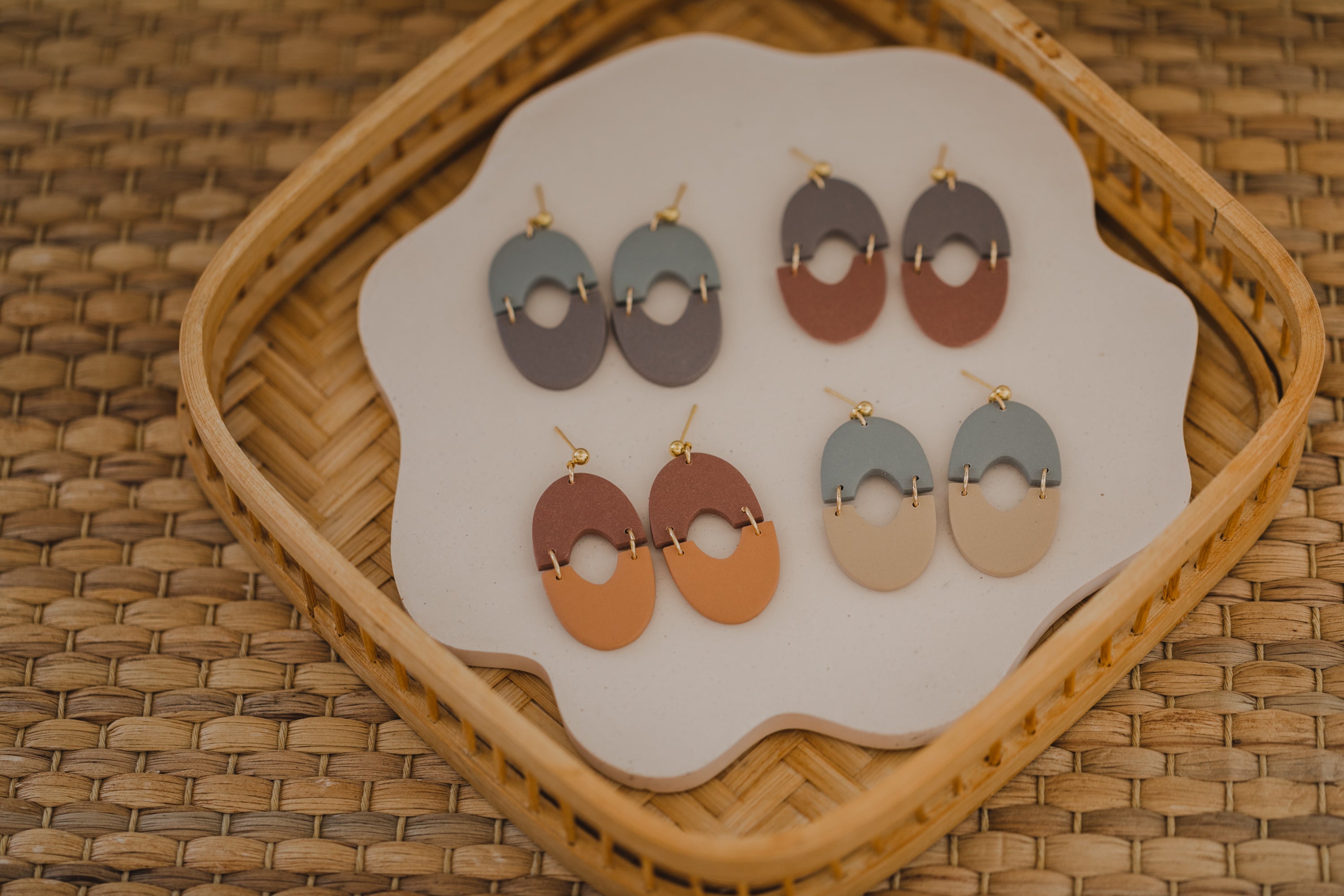 MARJA - small drop earrings gold