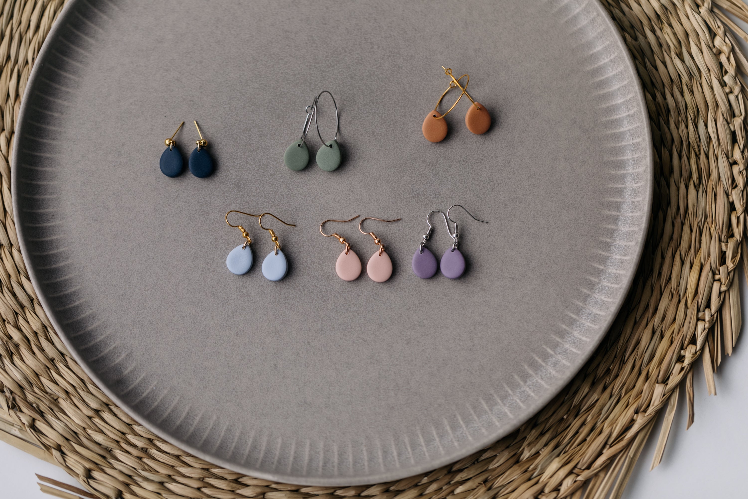 NOMI - small colorful drop earrings