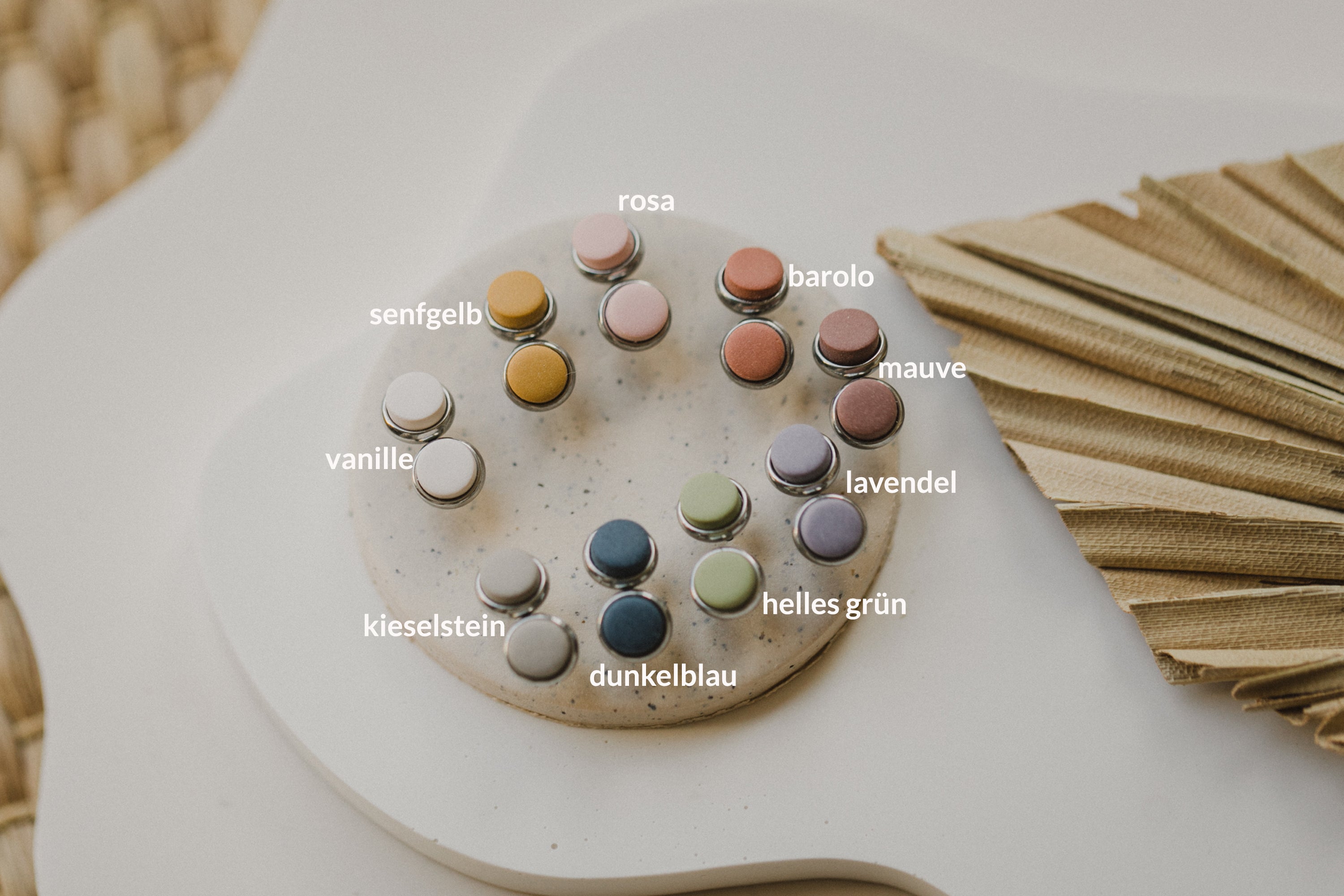 STELLA - small round colorful earrings silver-colored